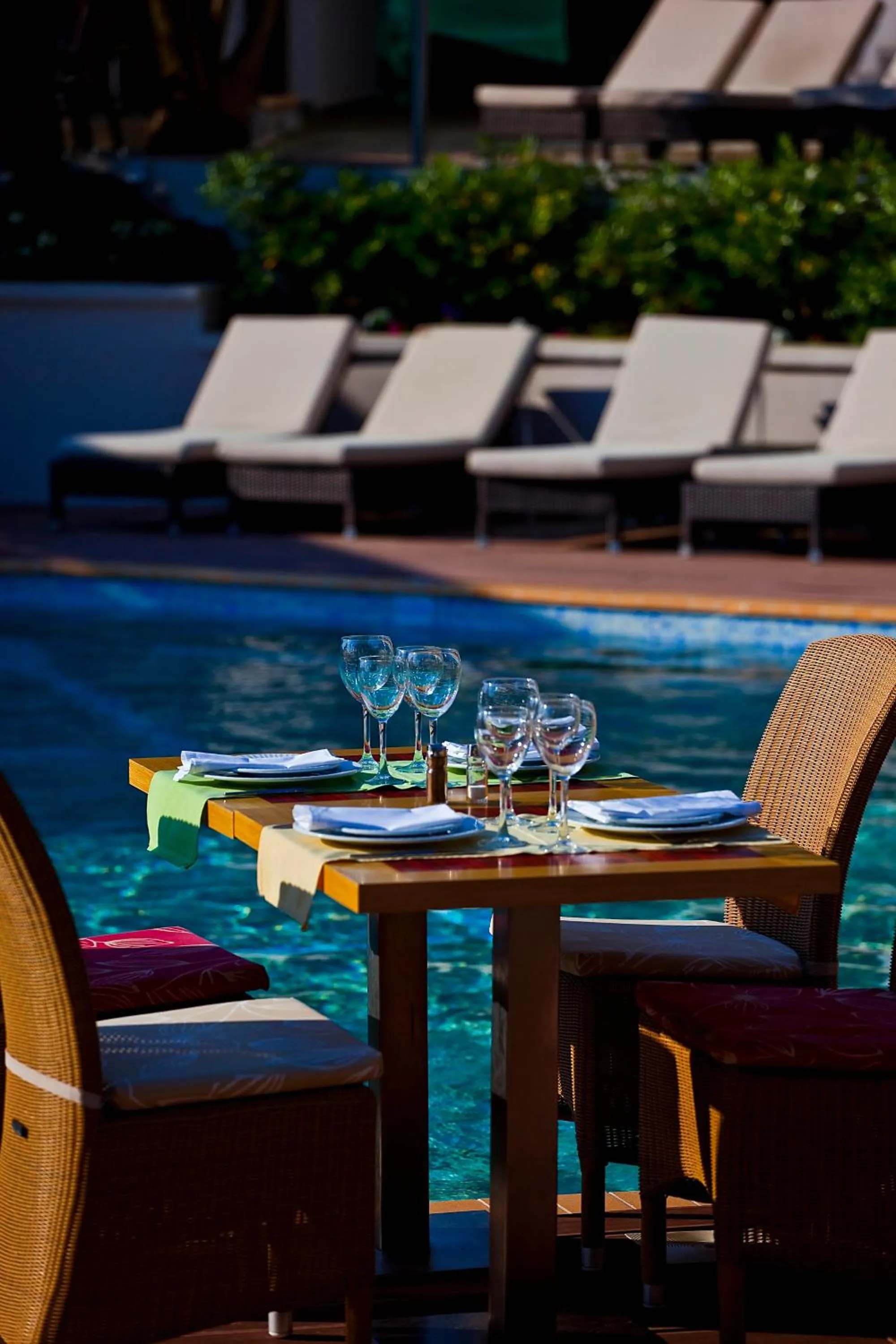 Restaurant/places to eat in Flegra Palace