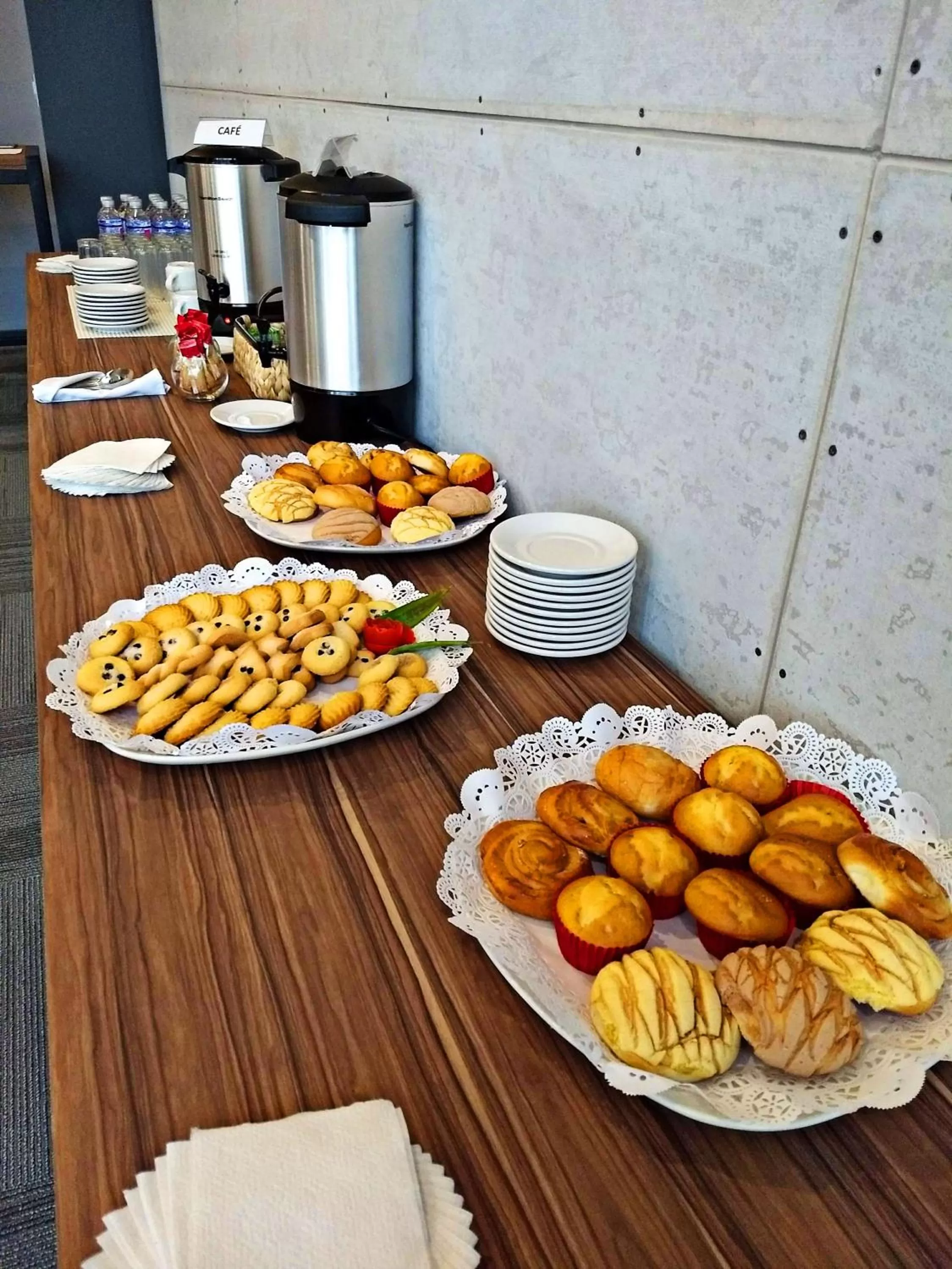 Restaurant/places to eat in Bedford Hotel