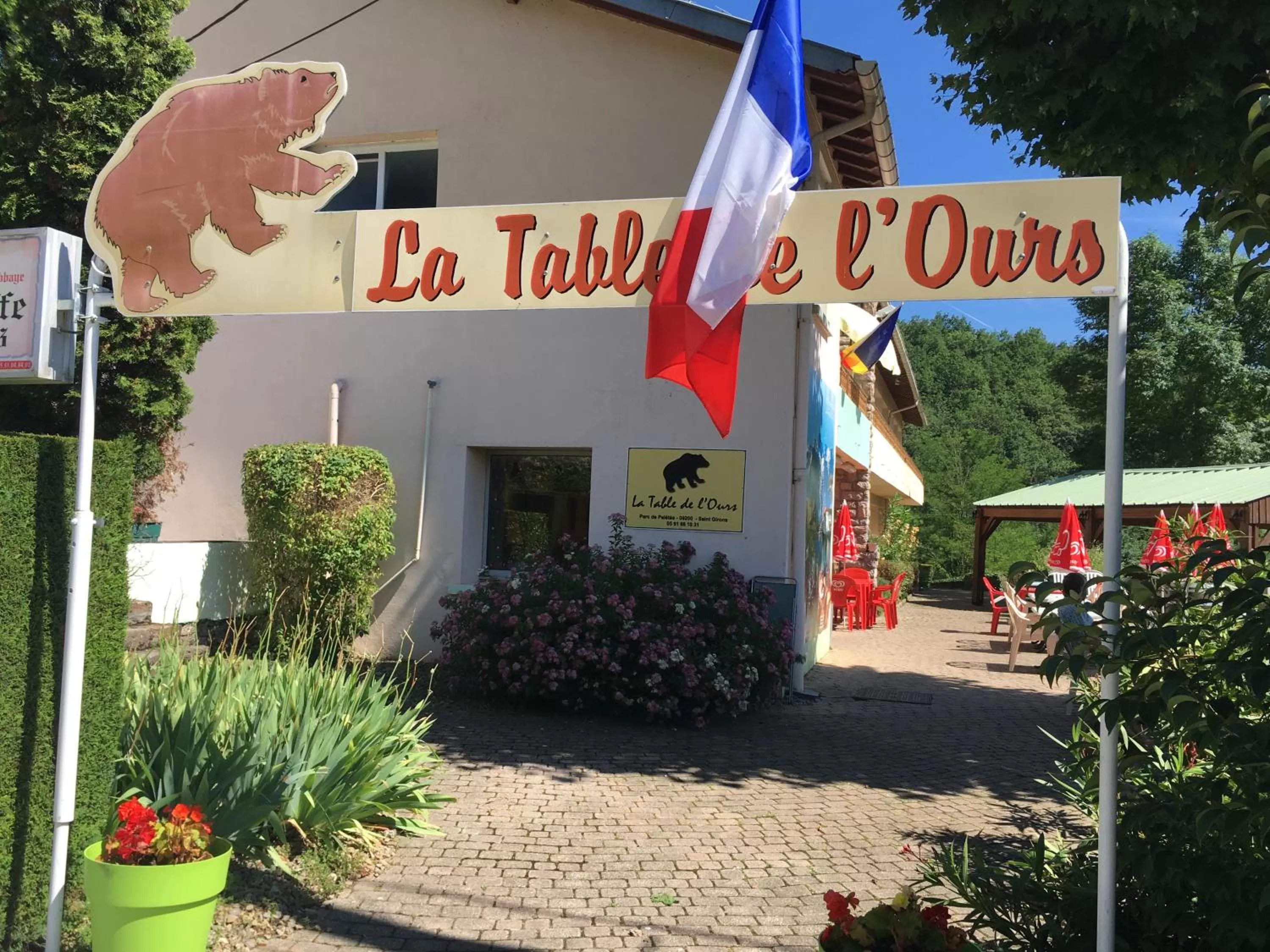 Restaurant/places to eat in Les chambres et studios Camping Parc de Paletès