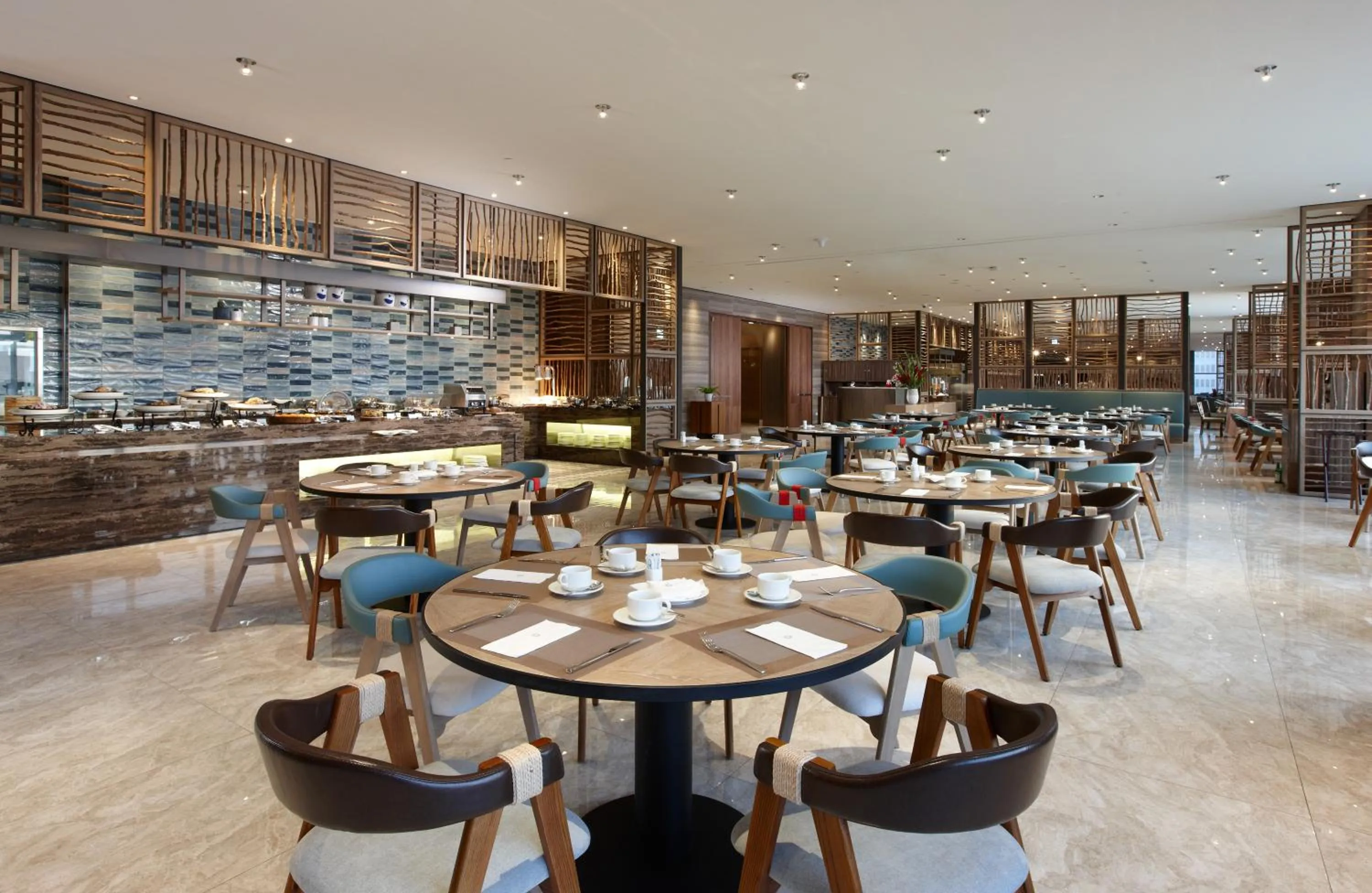 Restaurant/places to eat in Discovery Hotel