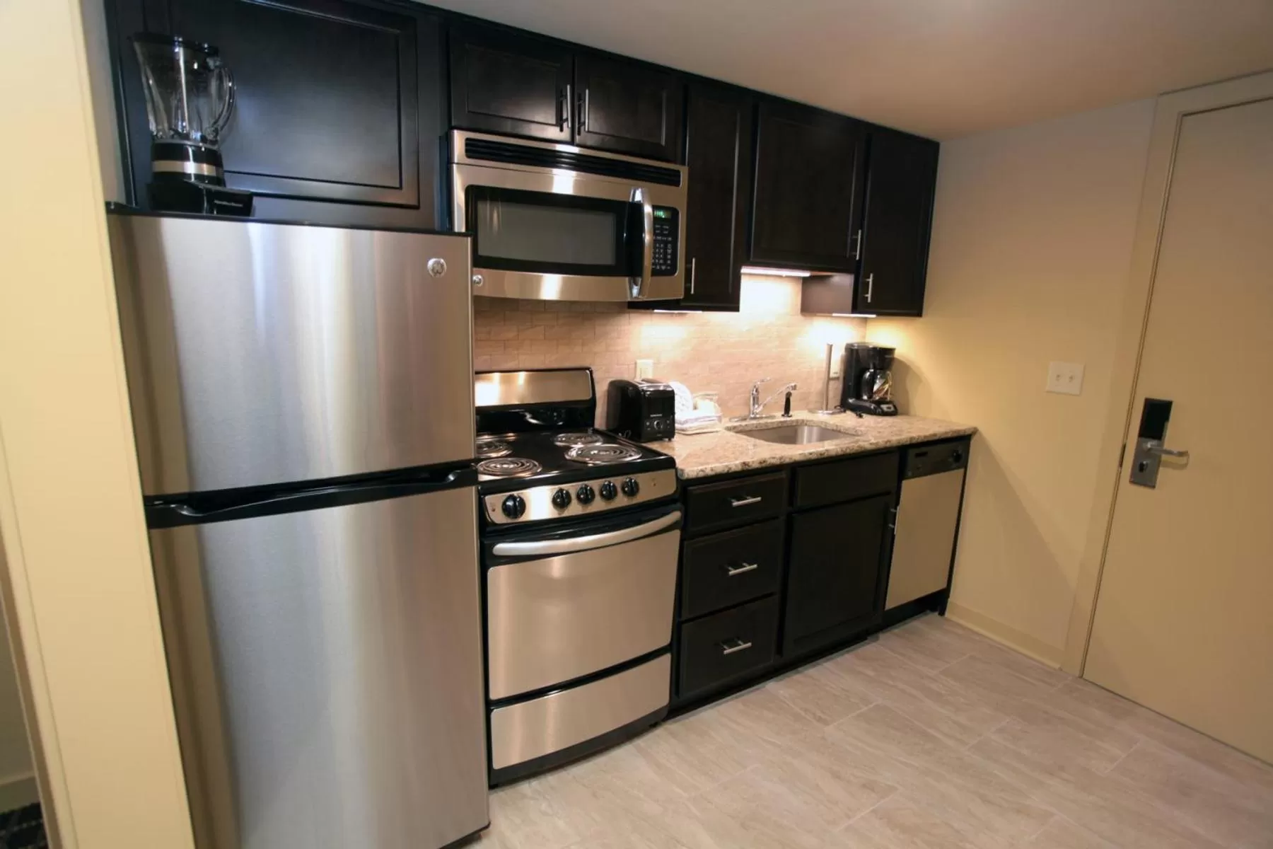 Coffee/tea facilities in Patriots Inn