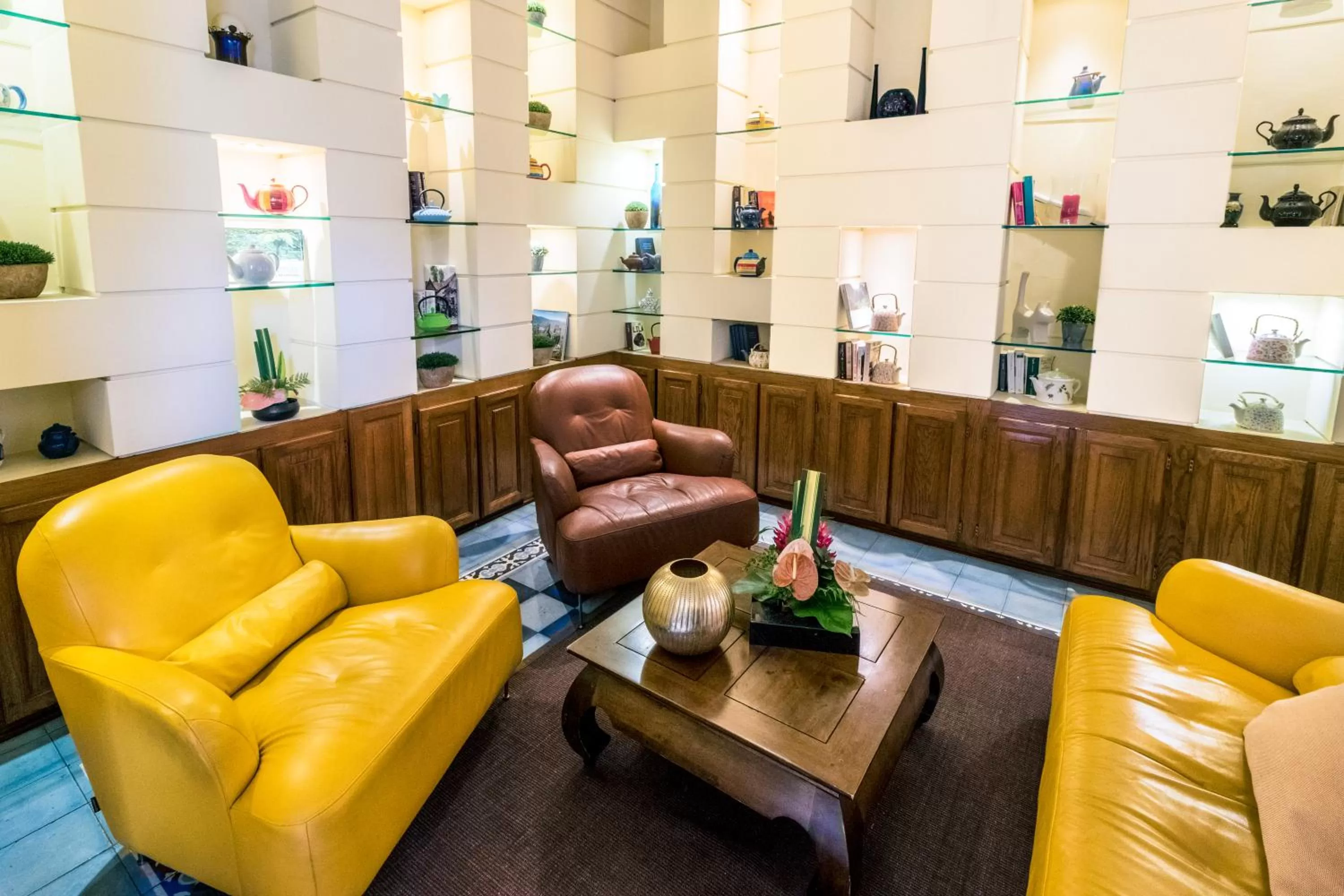 Communal lounge/ TV room in Le Juliette Dodu- Le charme d'un monument historique