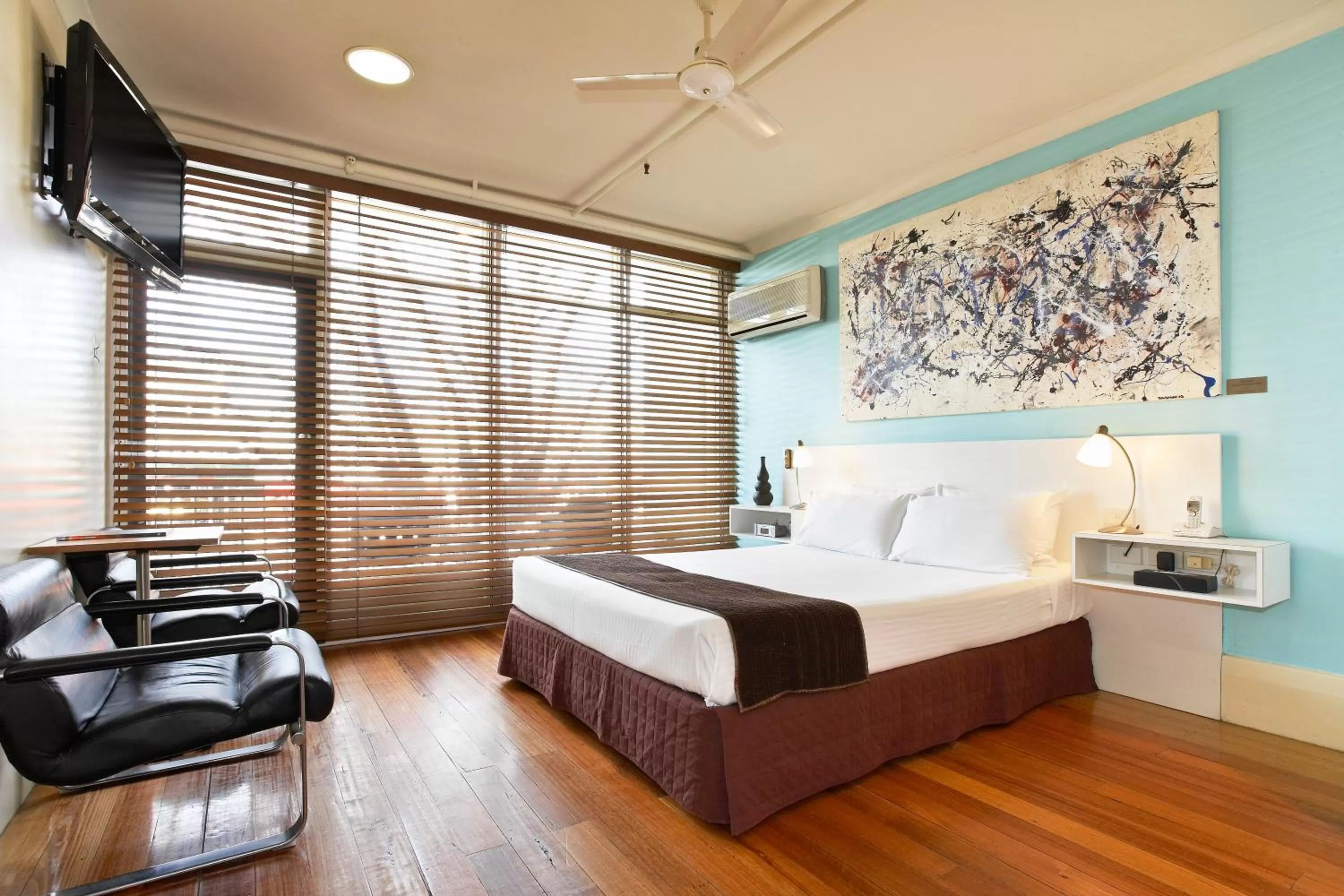 Bed in Tolarno Hotel