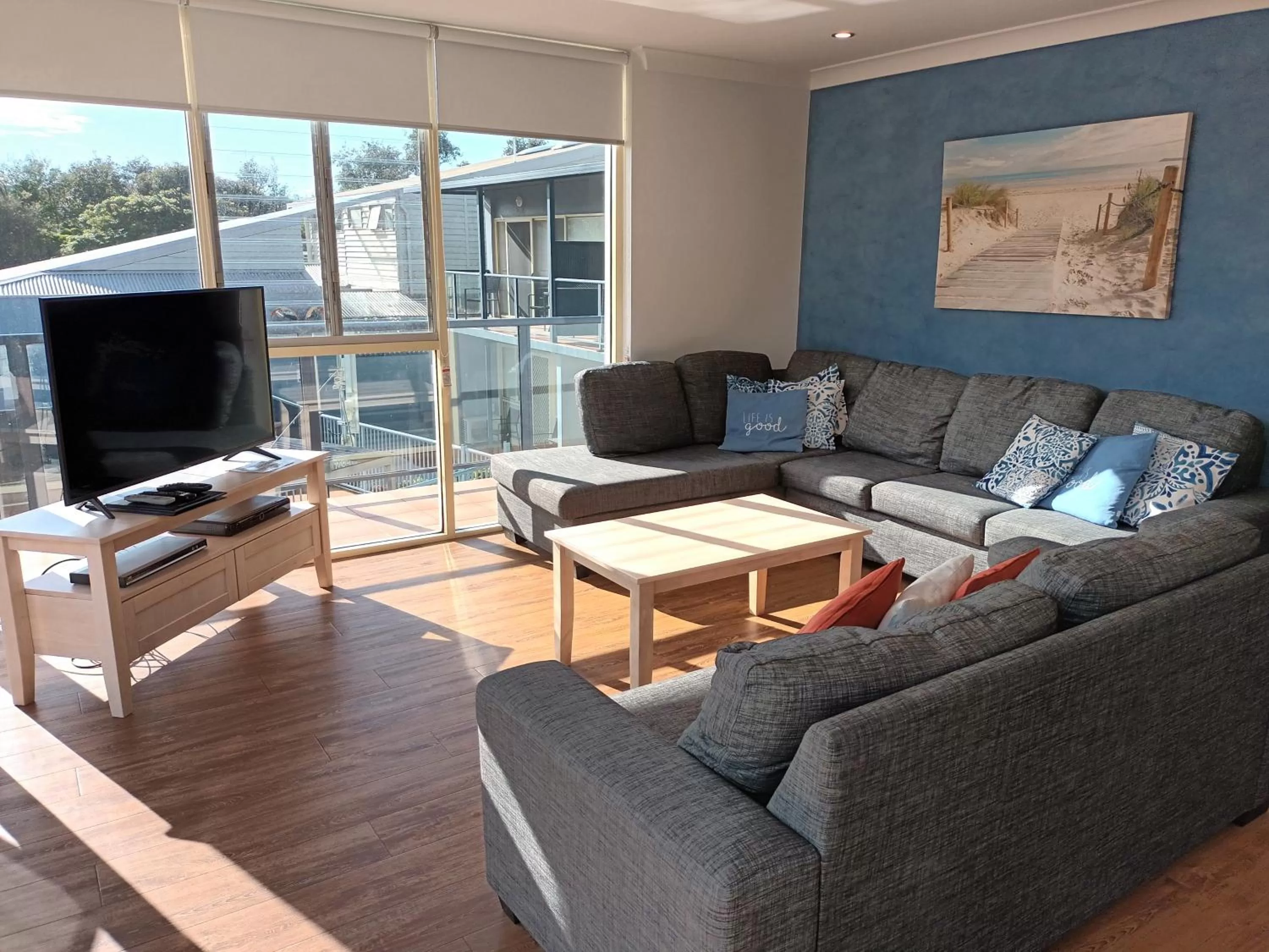 Grandeur Holiday Units