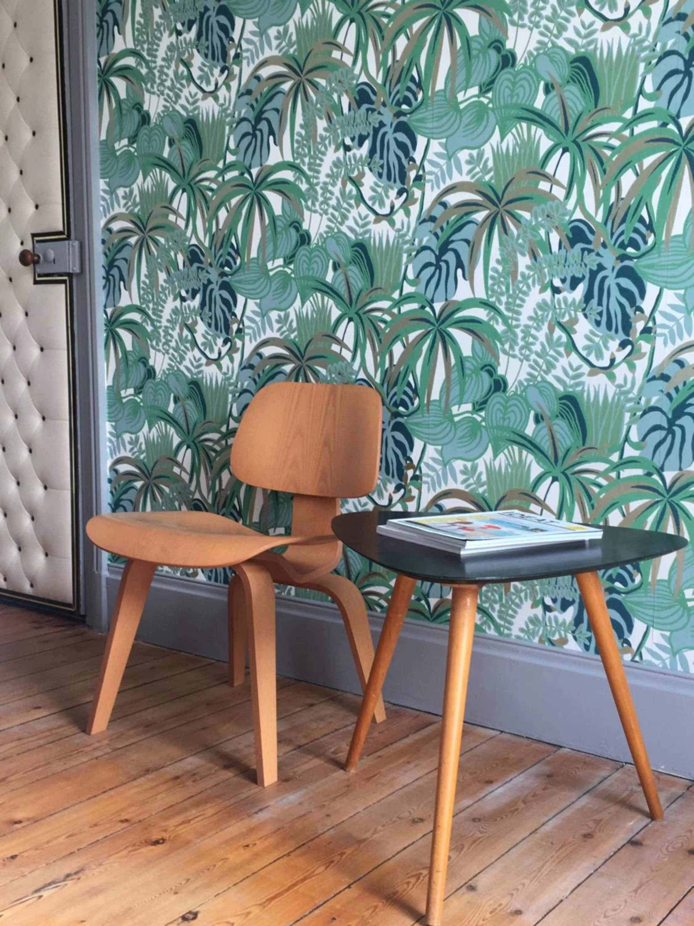 Decorative detail in L'esprit du 8