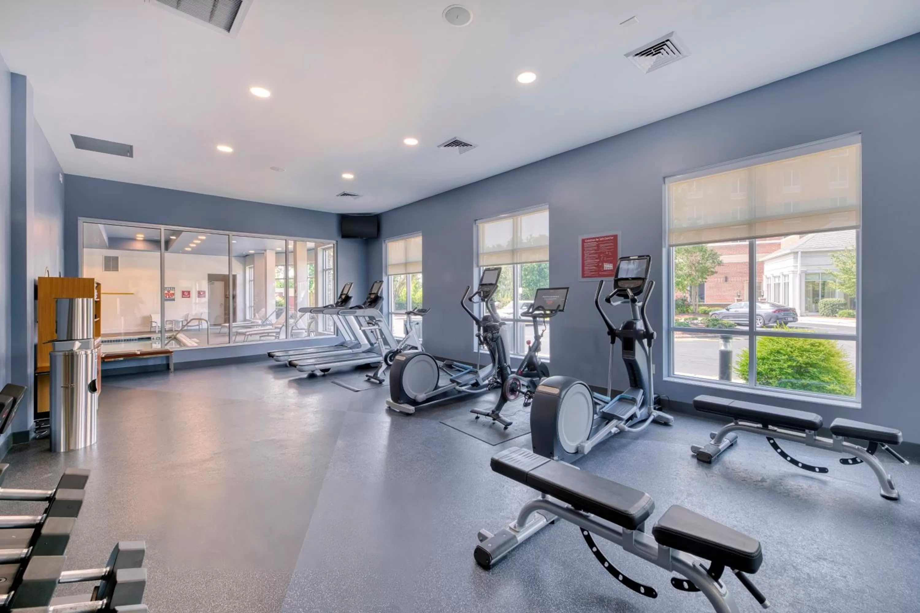 Fitness centre/facilities in DoubleTree by Hilton Raleigh-Cary