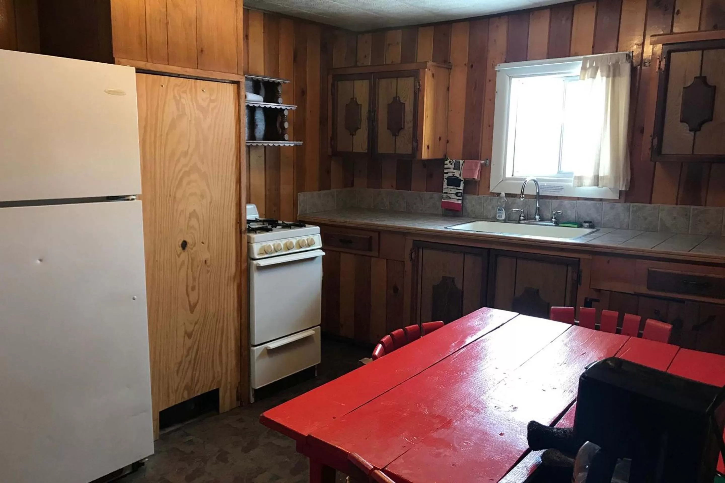 Kitchen or kitchenette in Elkhorn Lodge