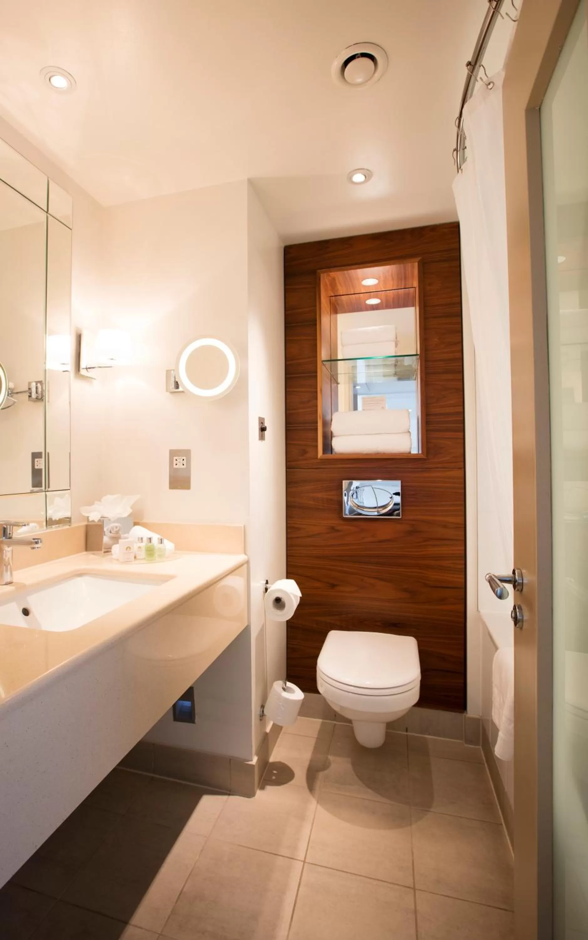 Bathroom in The Tower Hotel, by Thistle