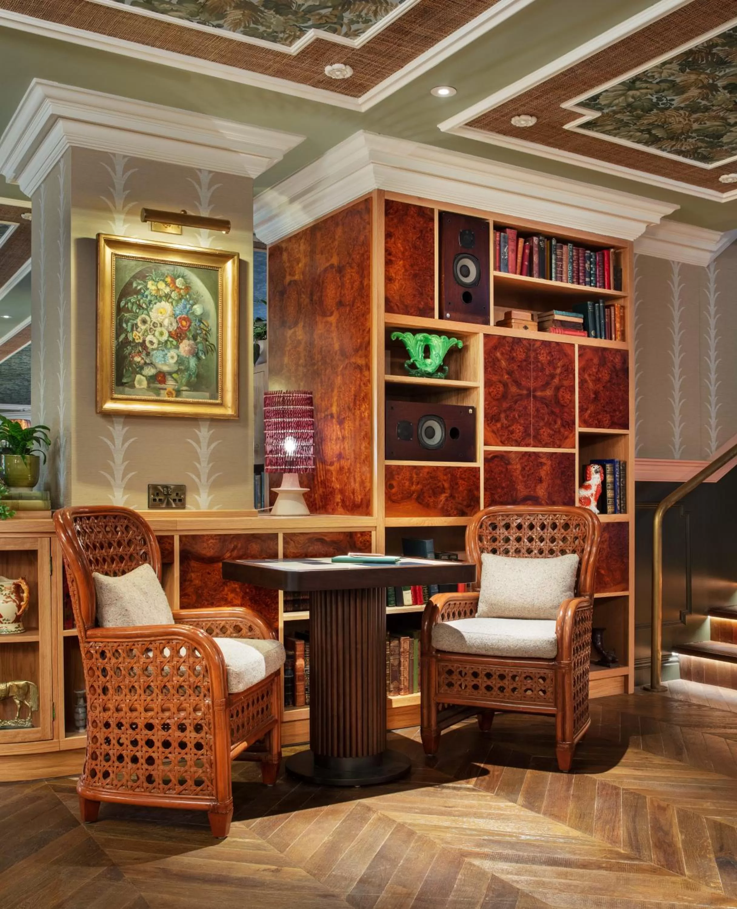 Communal lounge/ TV room in Graduate by Hilton Cambridge