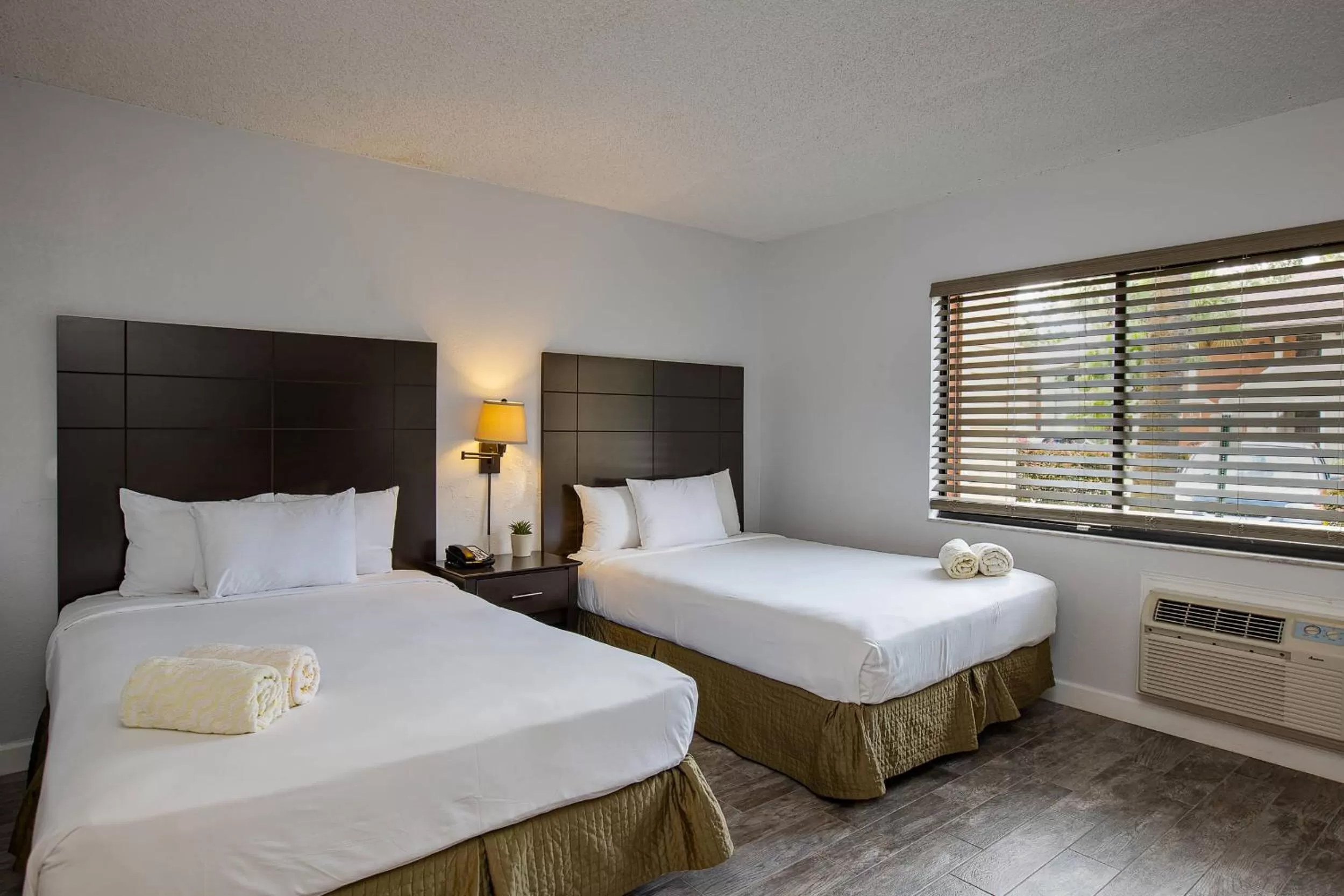  Standard Room in Legacy Vacation Resorts Kissimmee & Orlando - Near Disney