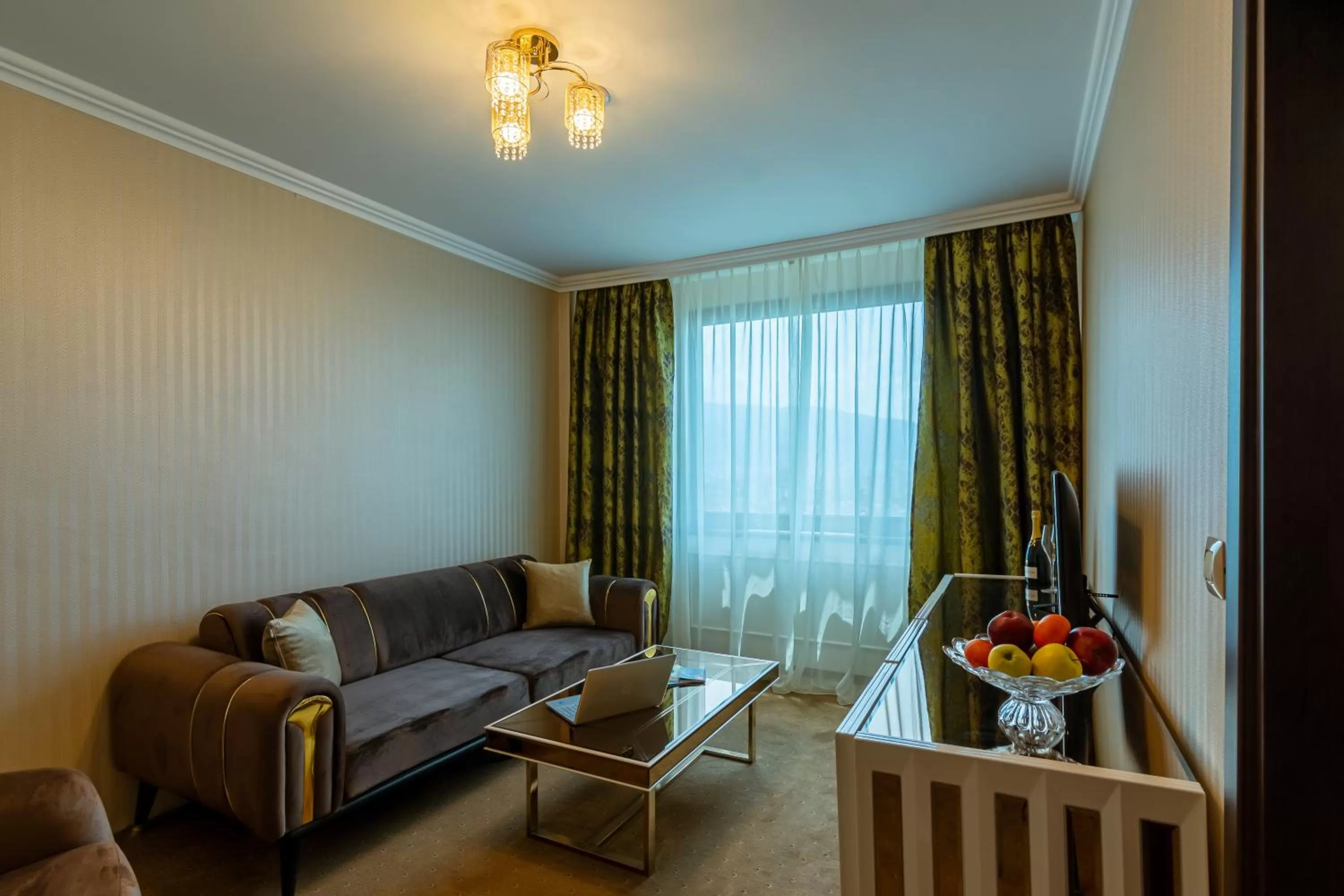 Living room in Astoria Grand Hotel