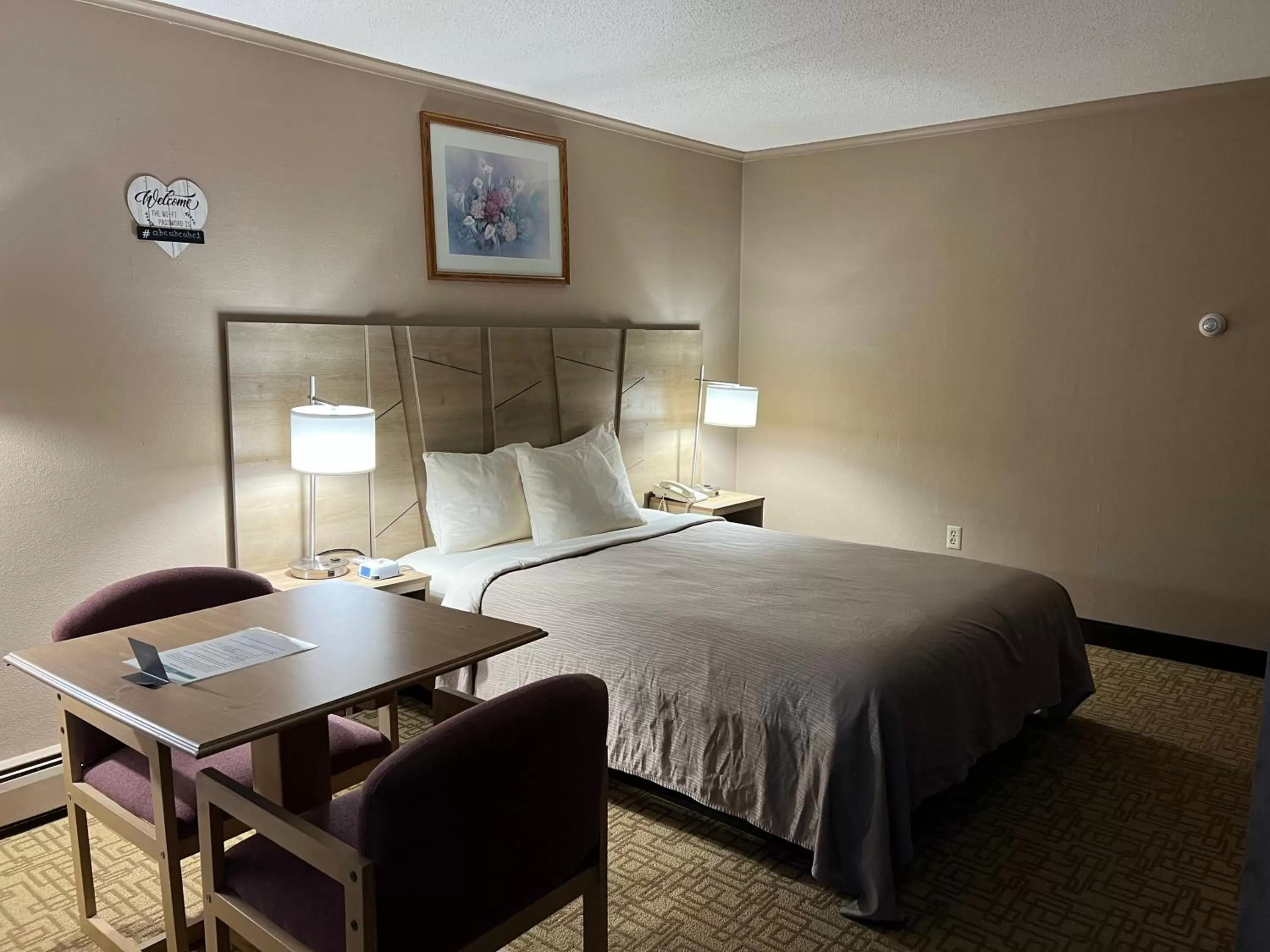 Bed in Viking Arms Inn - Ludington