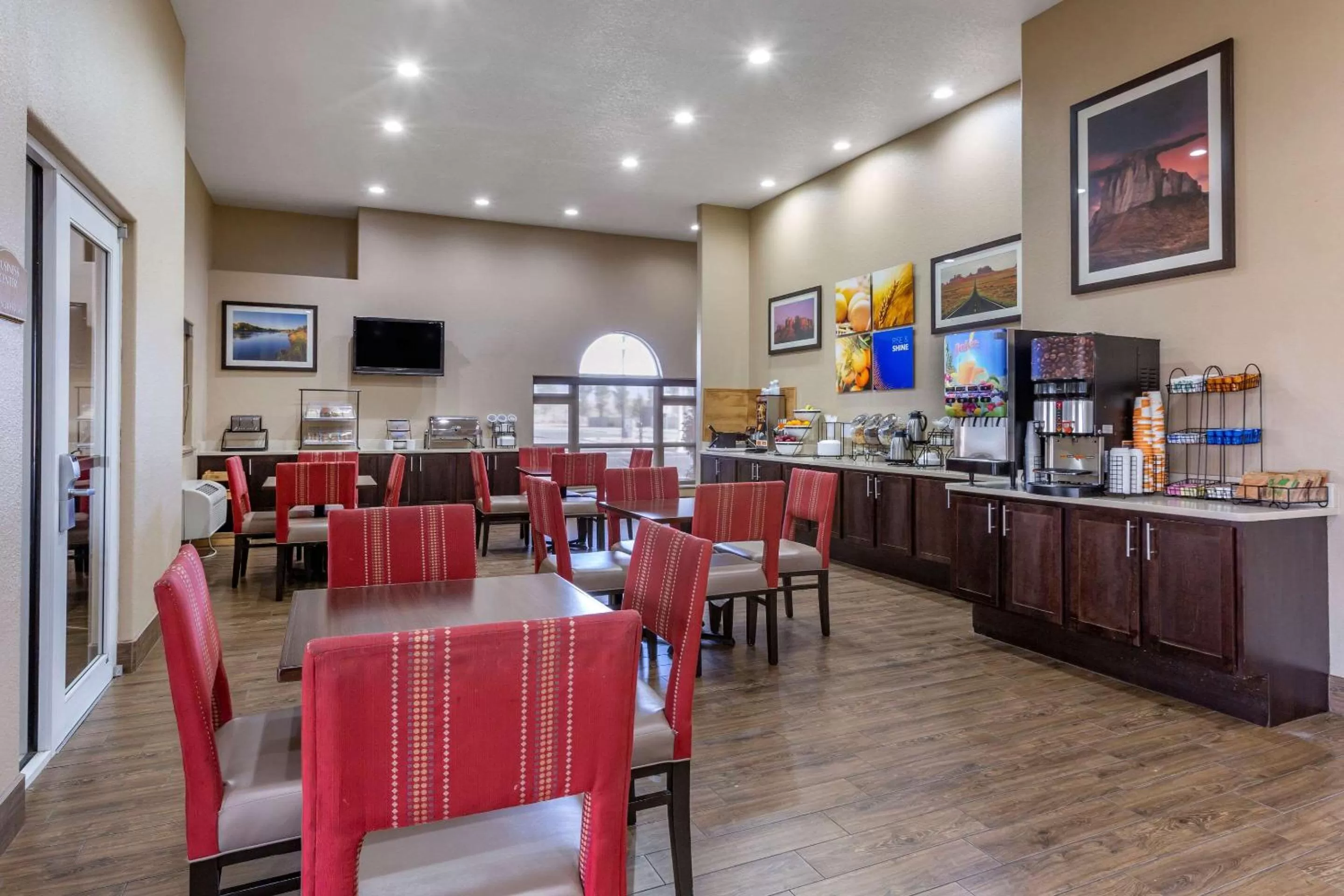 Restaurant/places to eat in Comfort Inn & Suites