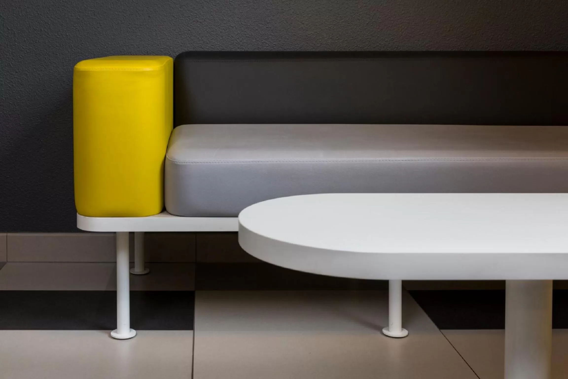 Communal lounge/ TV room in Premiere Classe Roissy Aéroport Charles De Gaulle