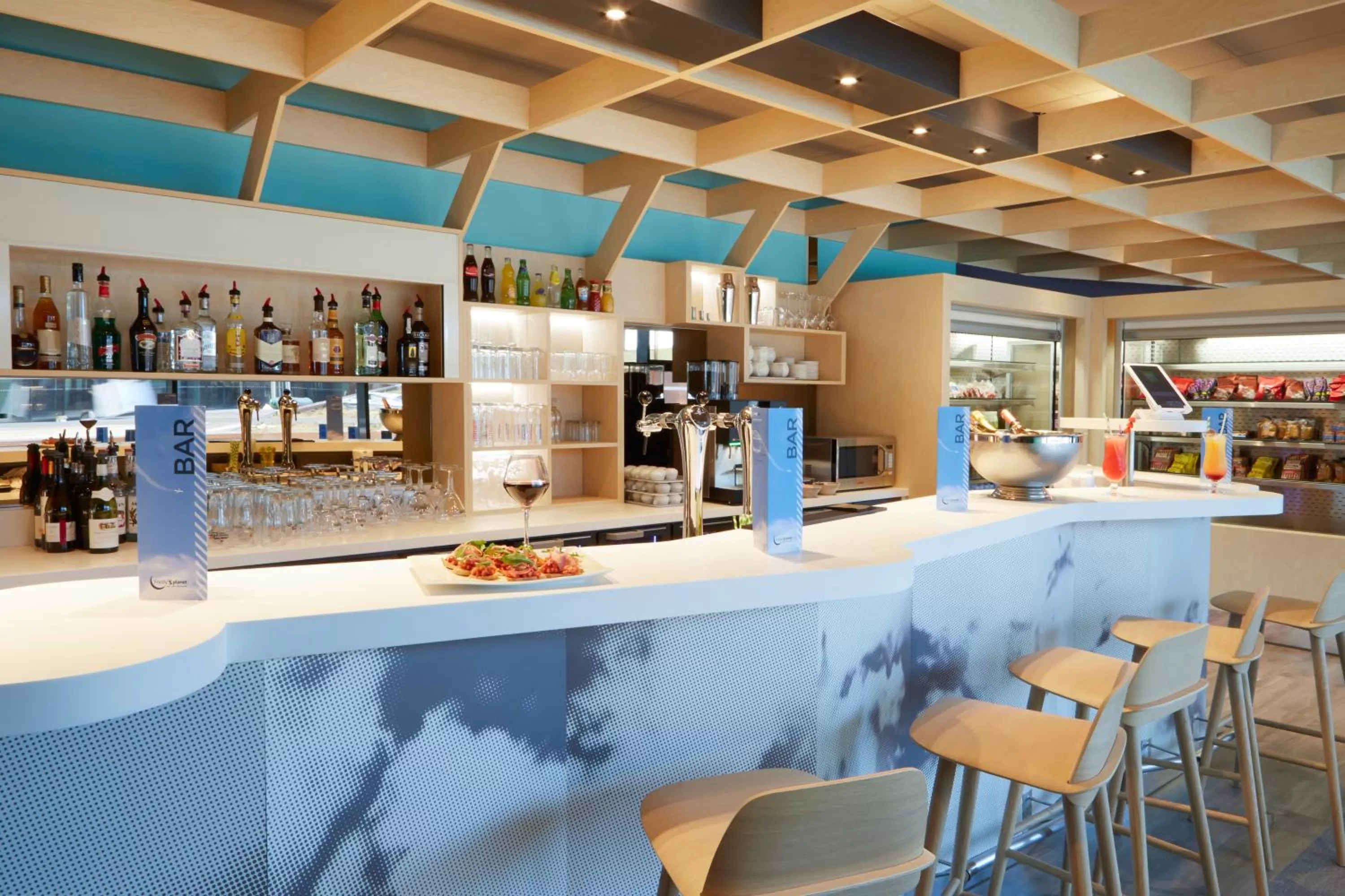 Lounge or bar in ibis Styles Paris Charles de Gaulle Airport