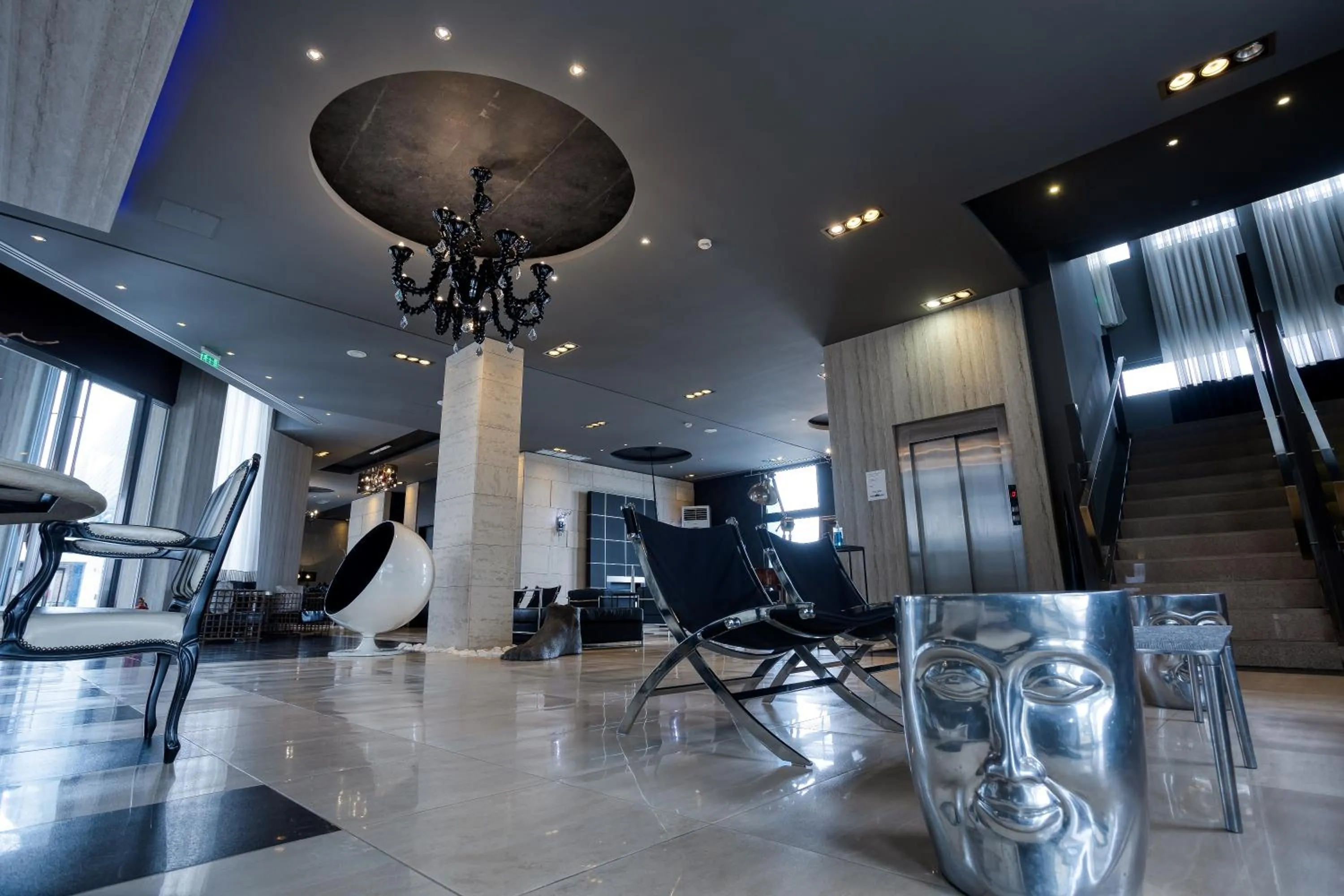 Lobby or reception in Gallery Art Hotel