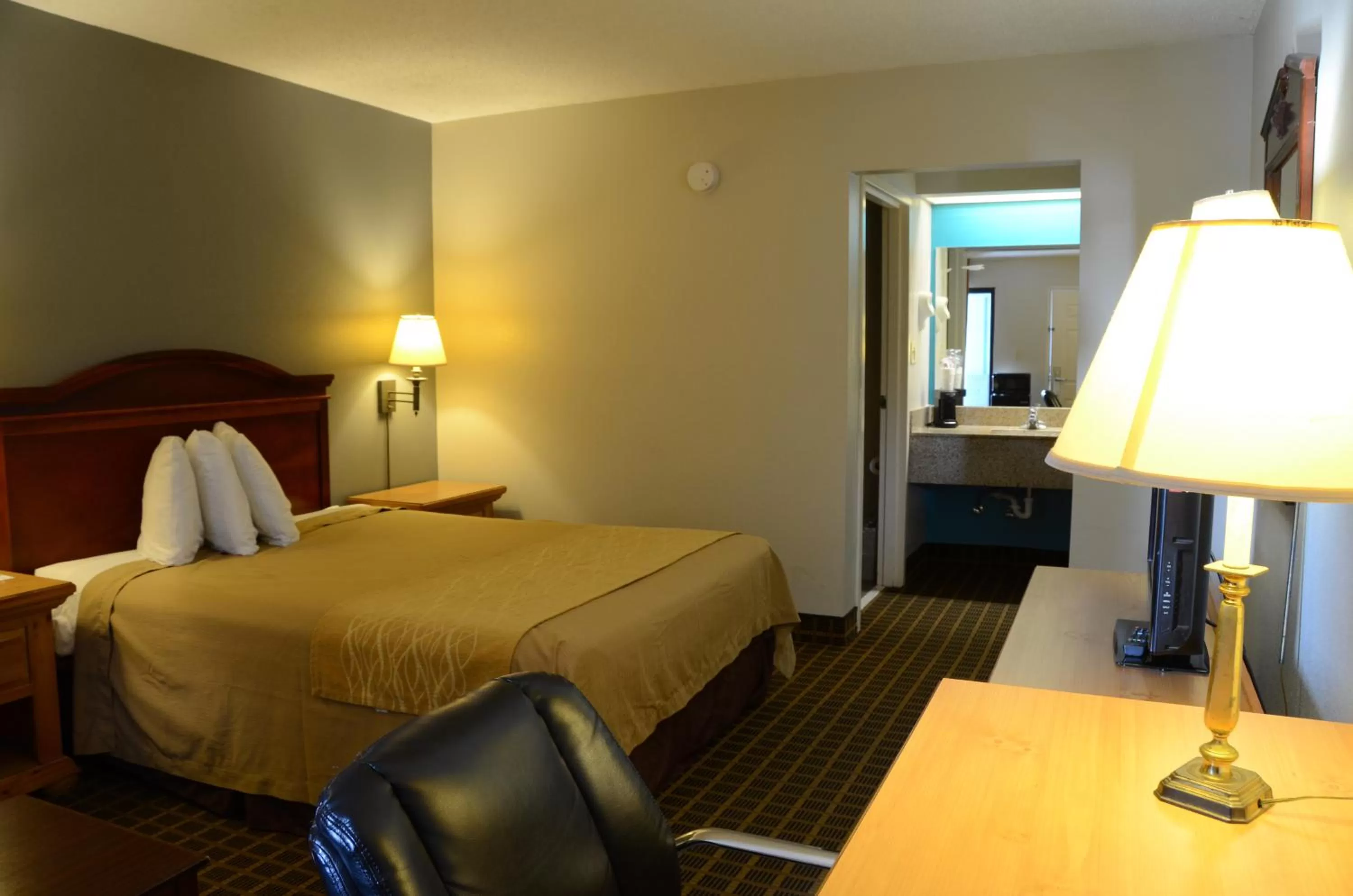 Bed in Clarksville Inn