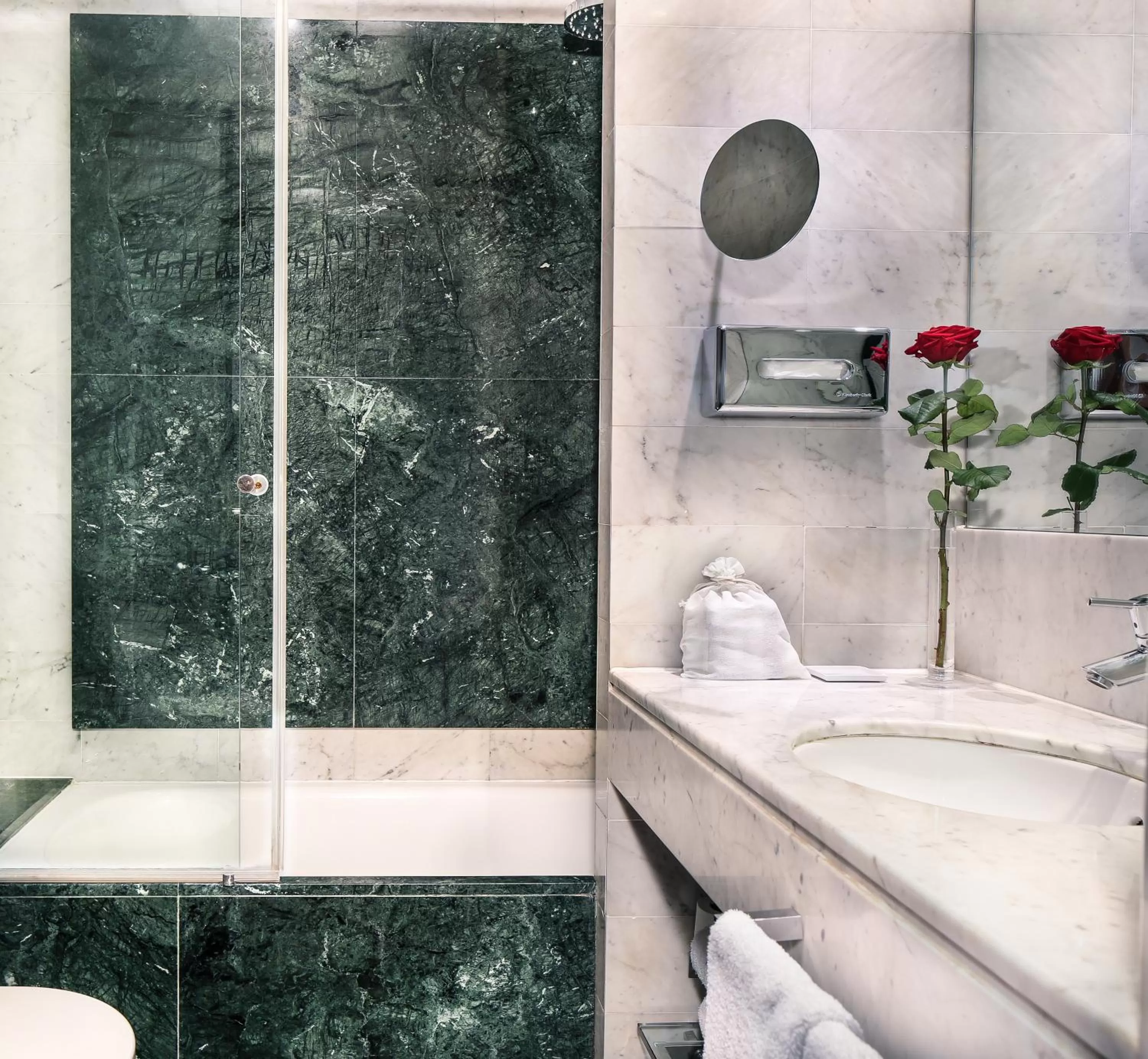 Bathroom in Hotel Gran Derby Suites, a Small Luxury Hotel of the World