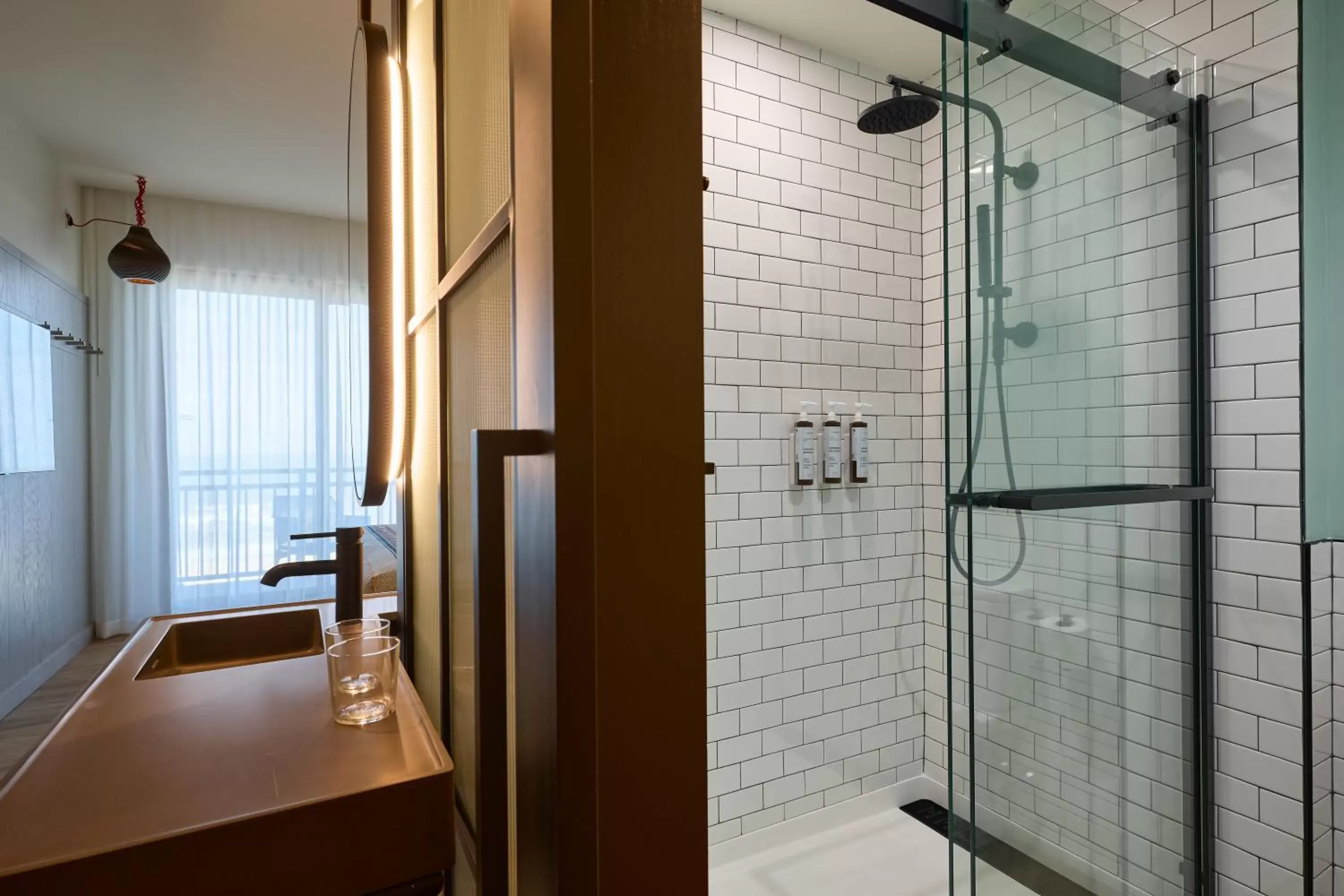 Moxy King Room with Balcony - Oceanfront in Moxy Virginia Beach Oceanfront Moxy King Room with Balcony - Oceanfront in Moxy Virginia Beach Oceanfront