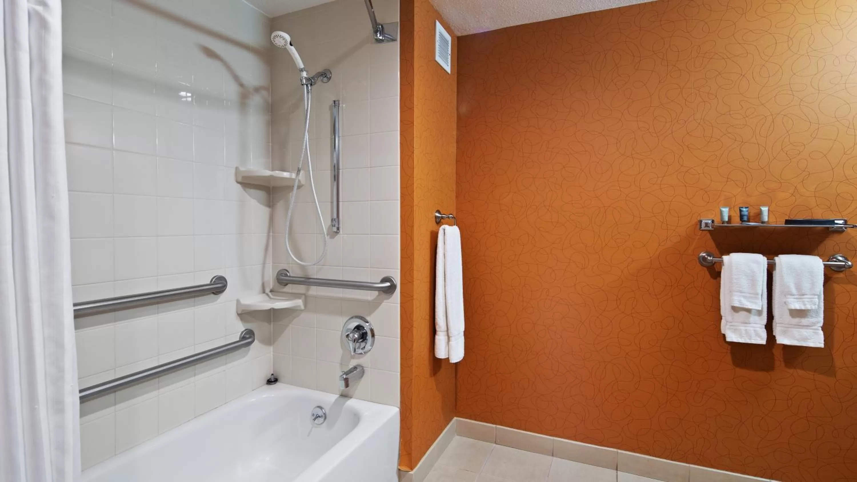 Bathroom in Best Western Plus Fresno Airport Hotel