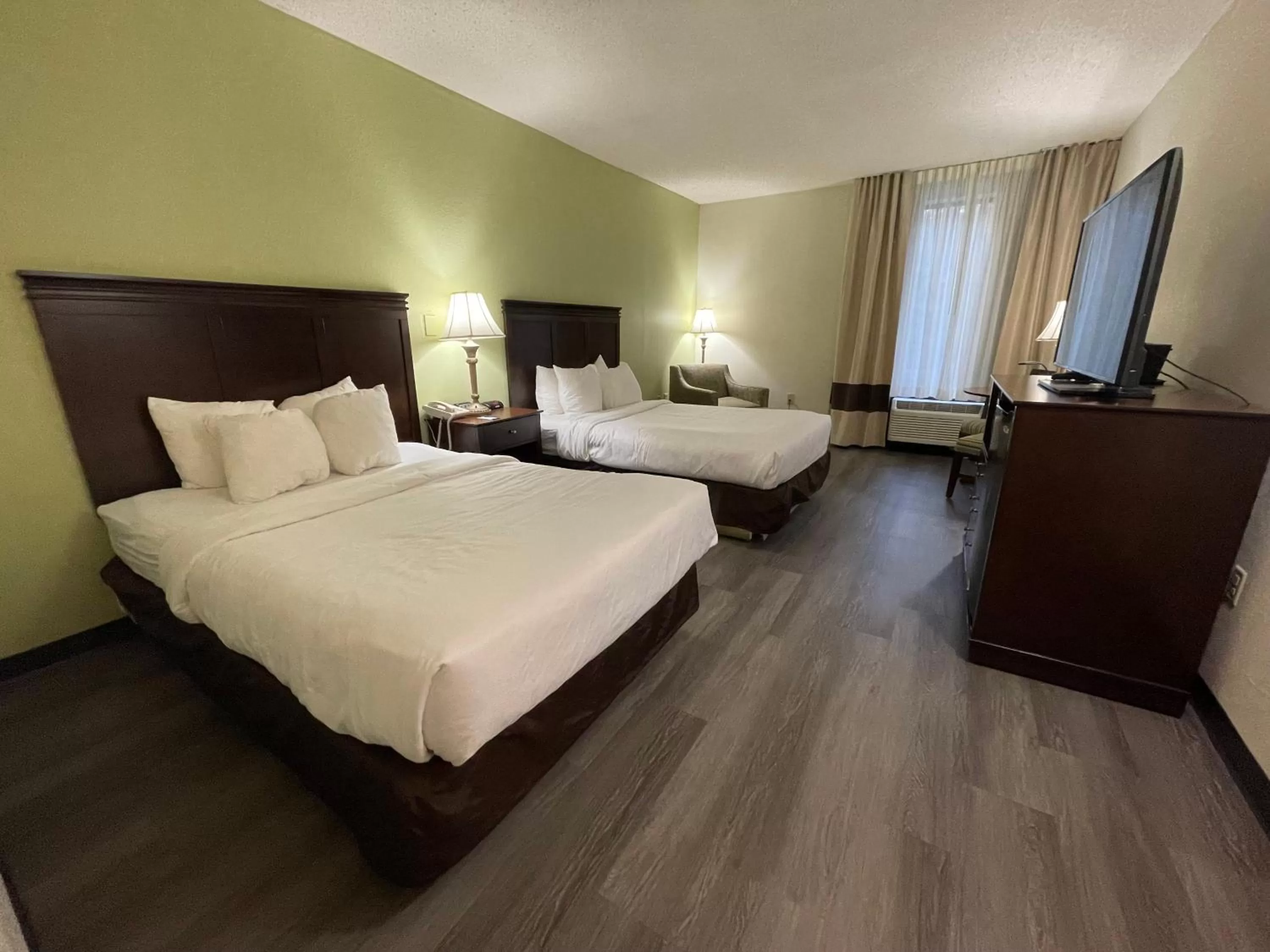 Bedroom, Bed in Comfort Inn Pinehurst - Southern Pines