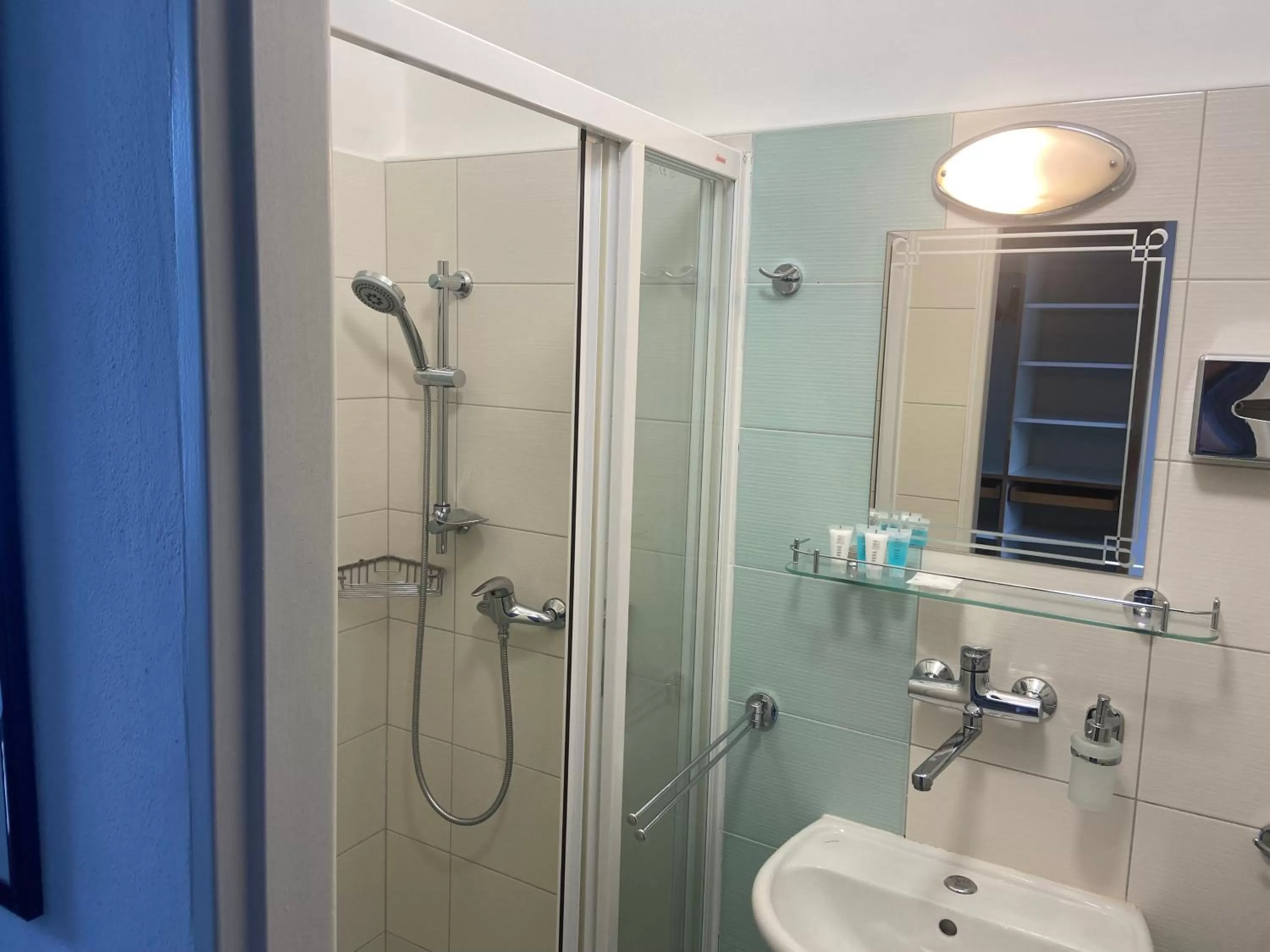 Shower in Aparthotel Slezák