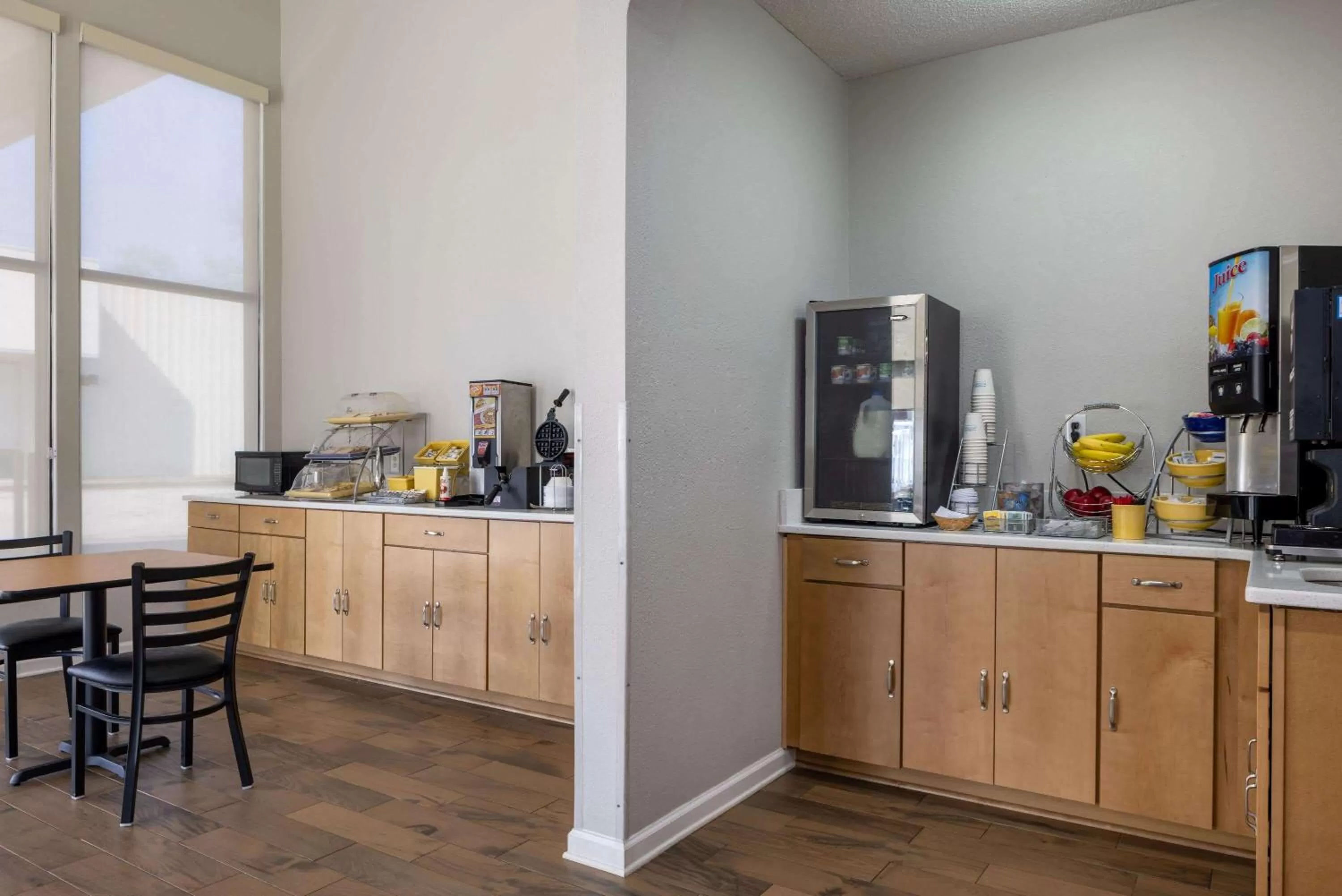 Restaurant/places to eat in Days Inn by Wyndham Jackson