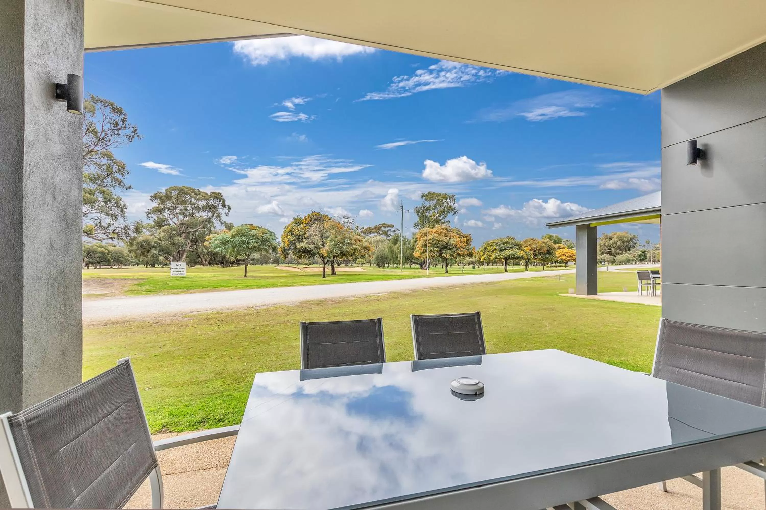 Patio in Comfort Suites Clubarham Golf Resort