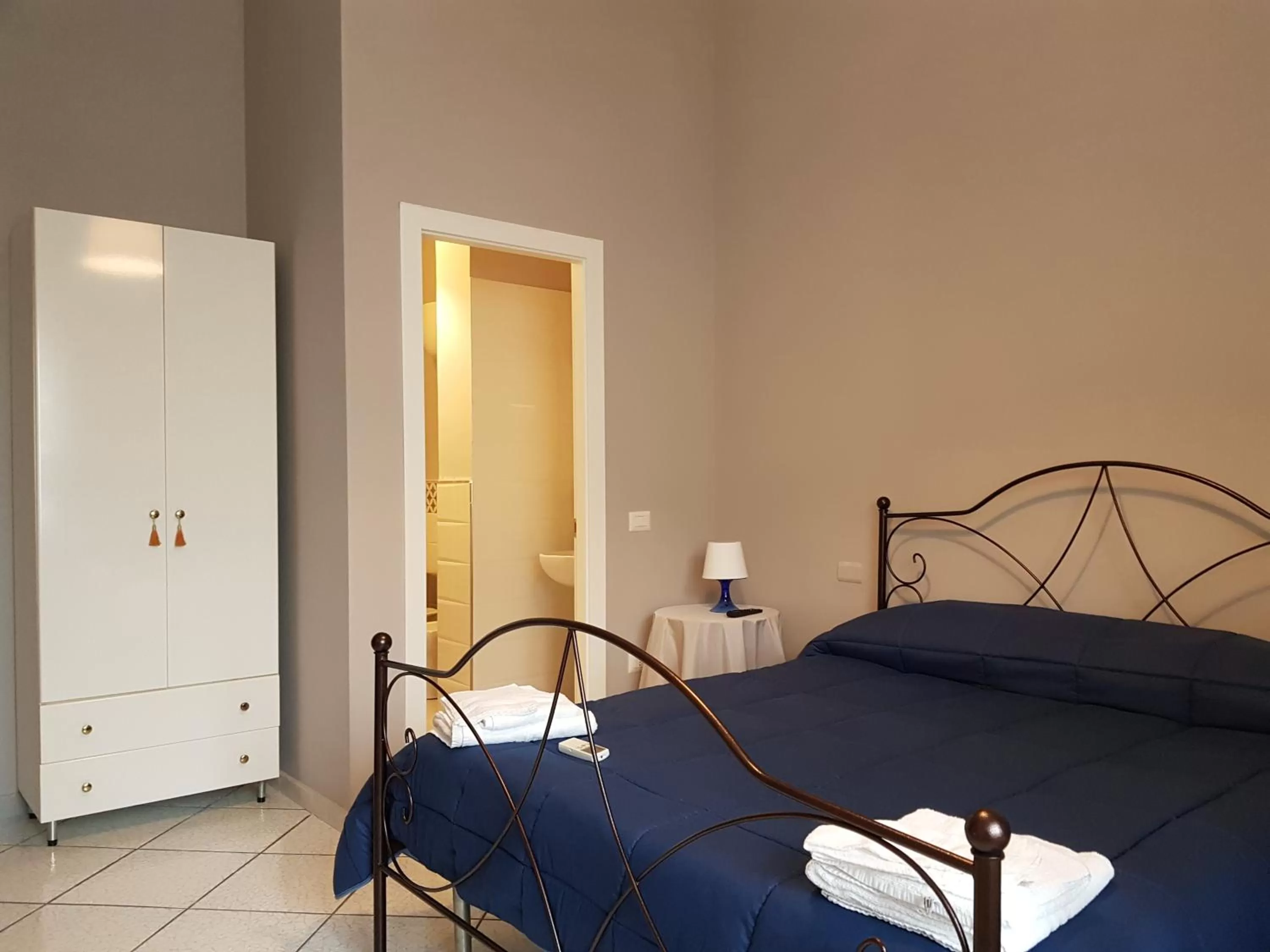 Bed in B&B President