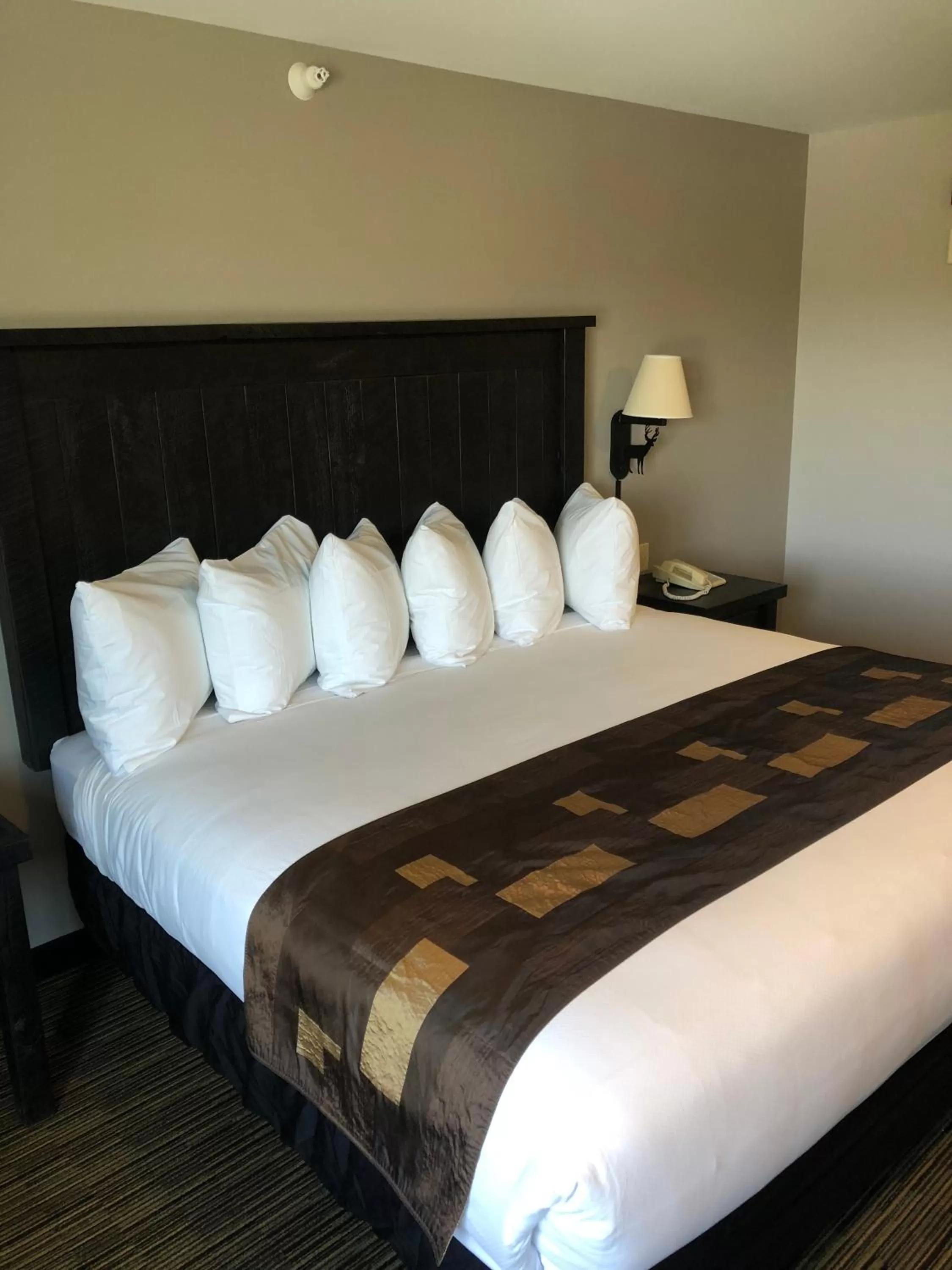 Bed in Kelly Inn West Yellowstone