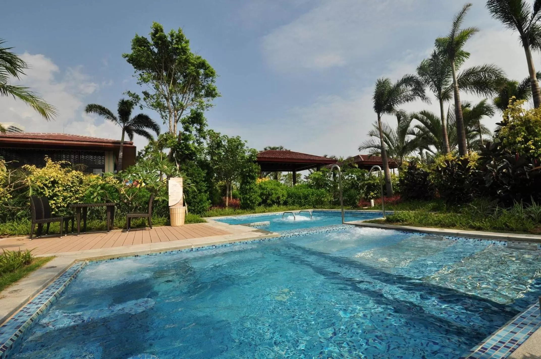 Area and facilities, Swimming Pool in Crowne Plaza Hailing Island, an IHG Hotel