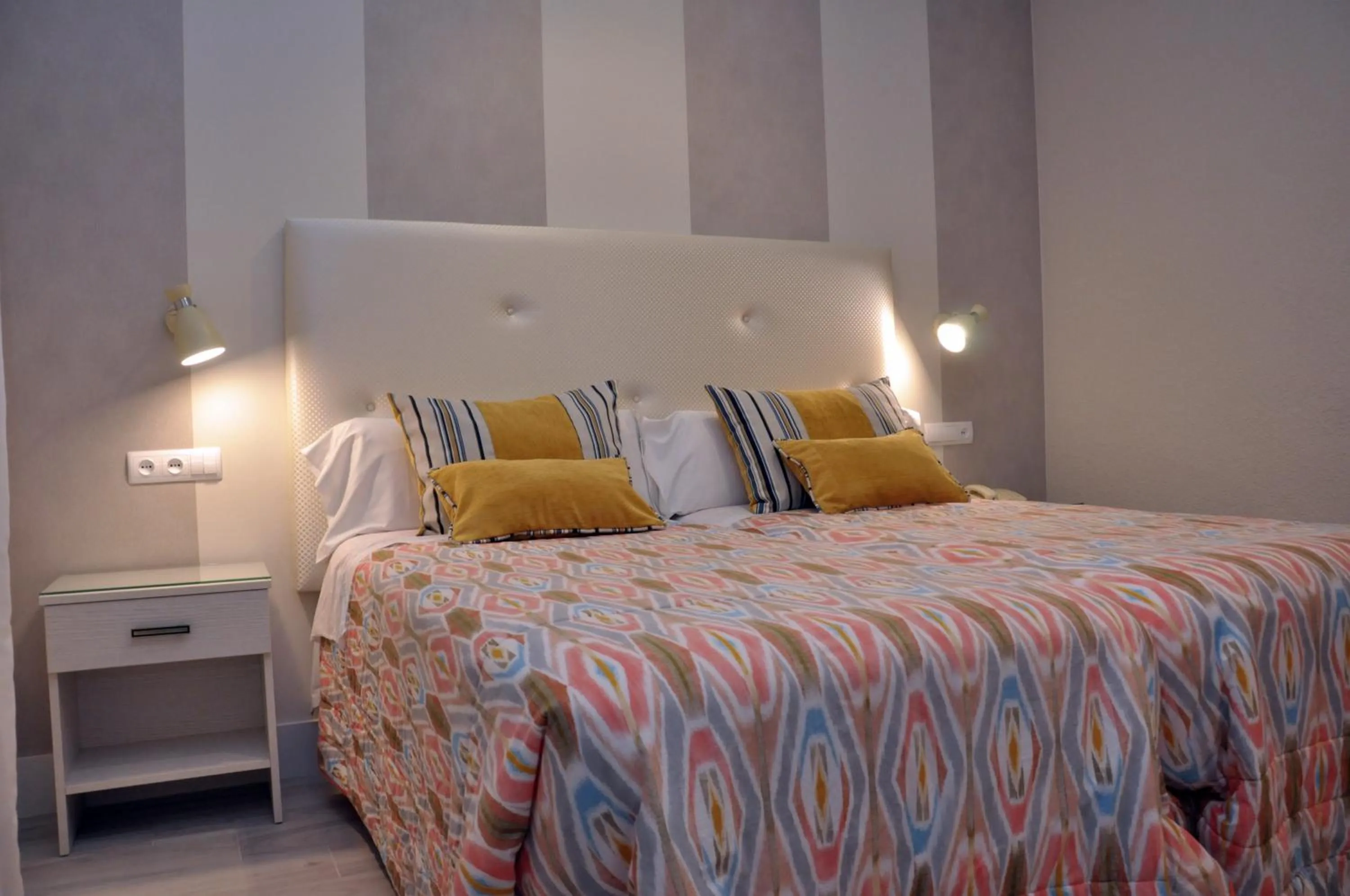 Bedroom, Bed in Hotel Selu