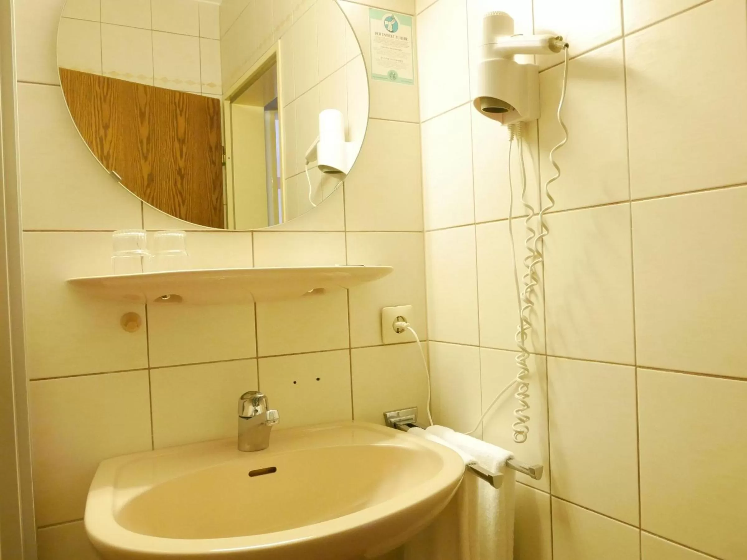 Bathroom in Gasthaus Engel