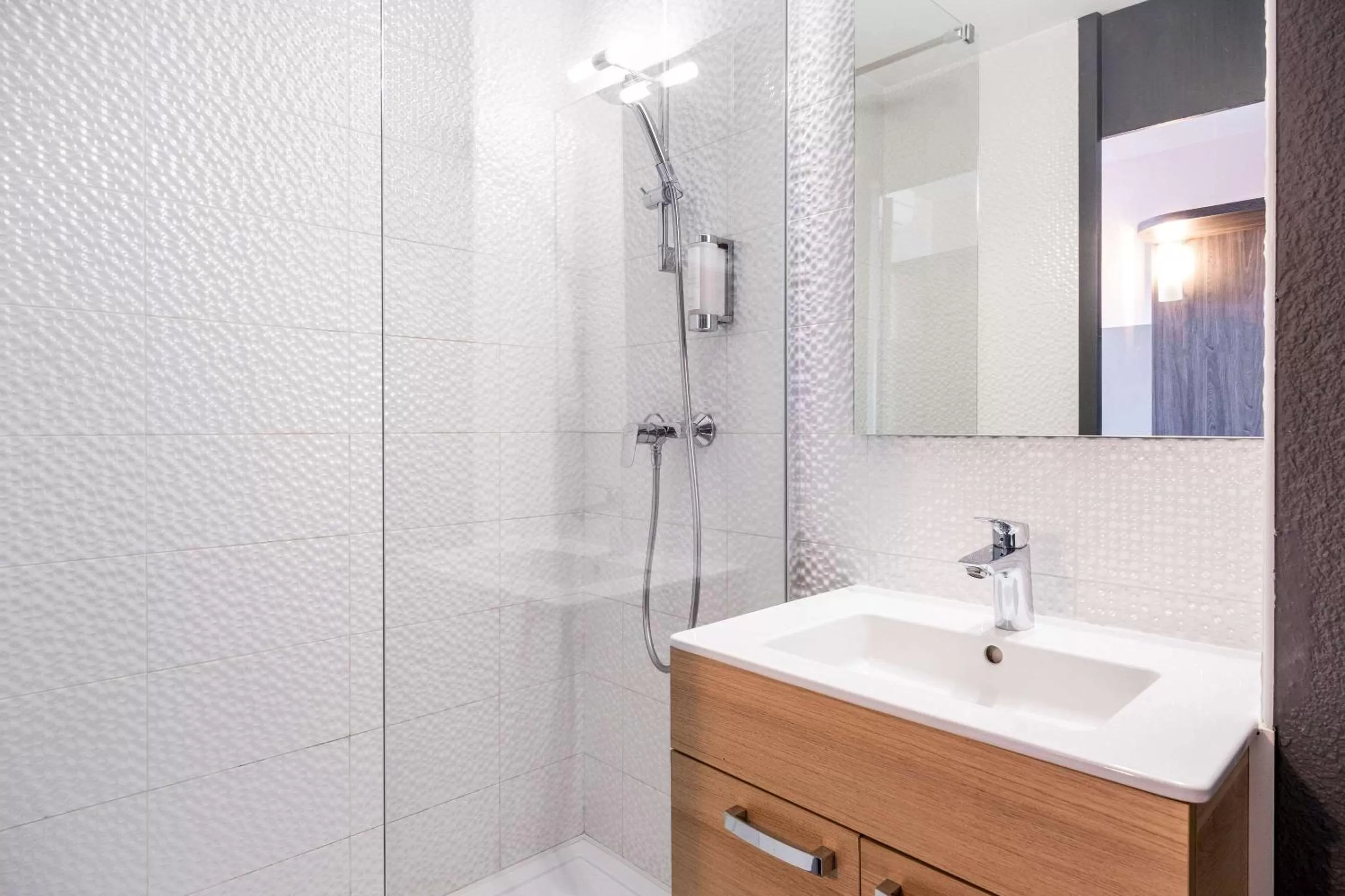 Bathroom in Best Western Hôtel Agen Le Passage, Agen Sud