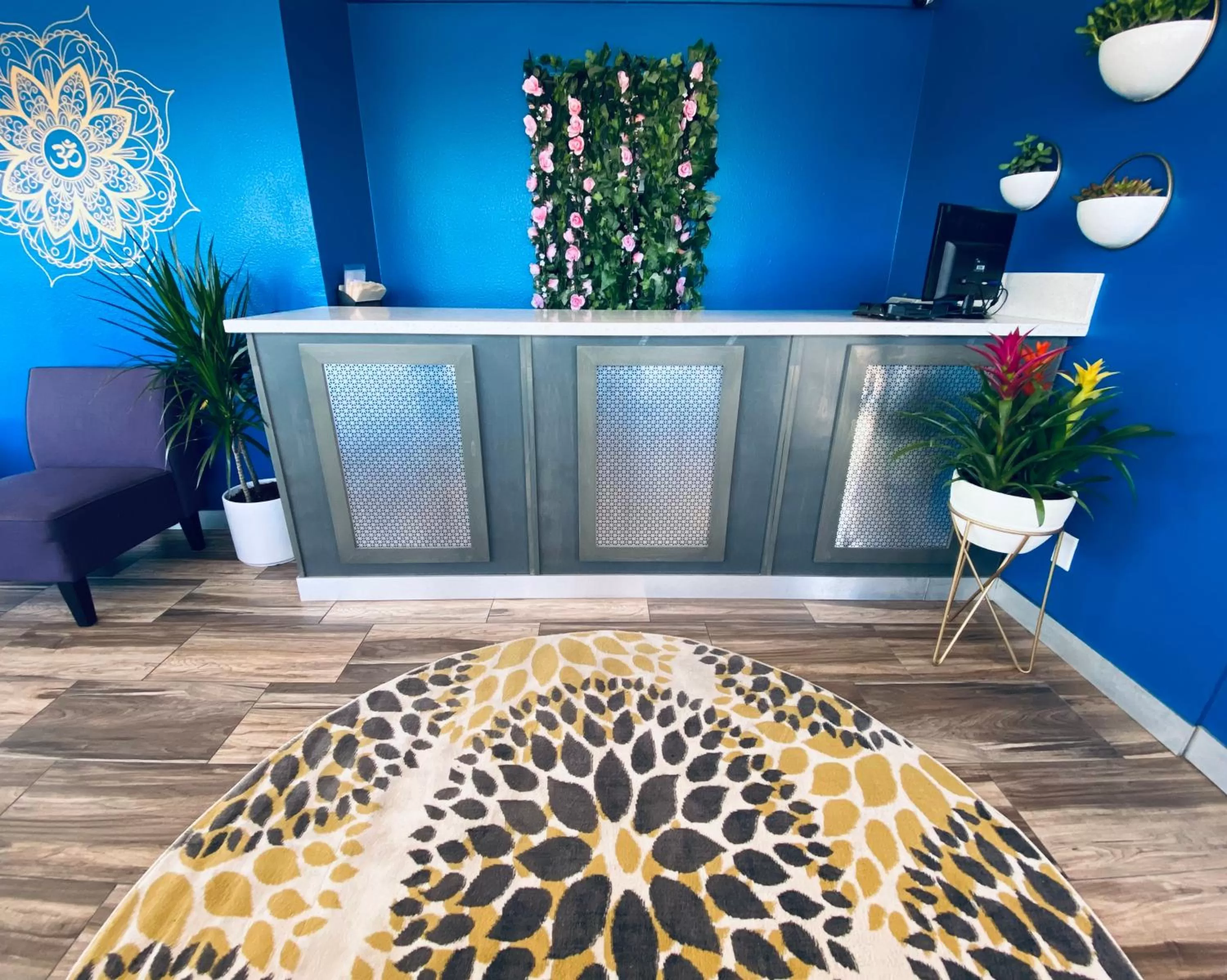 Lobby or reception, Bed in Rodeway Inn Old Town Scottsdale