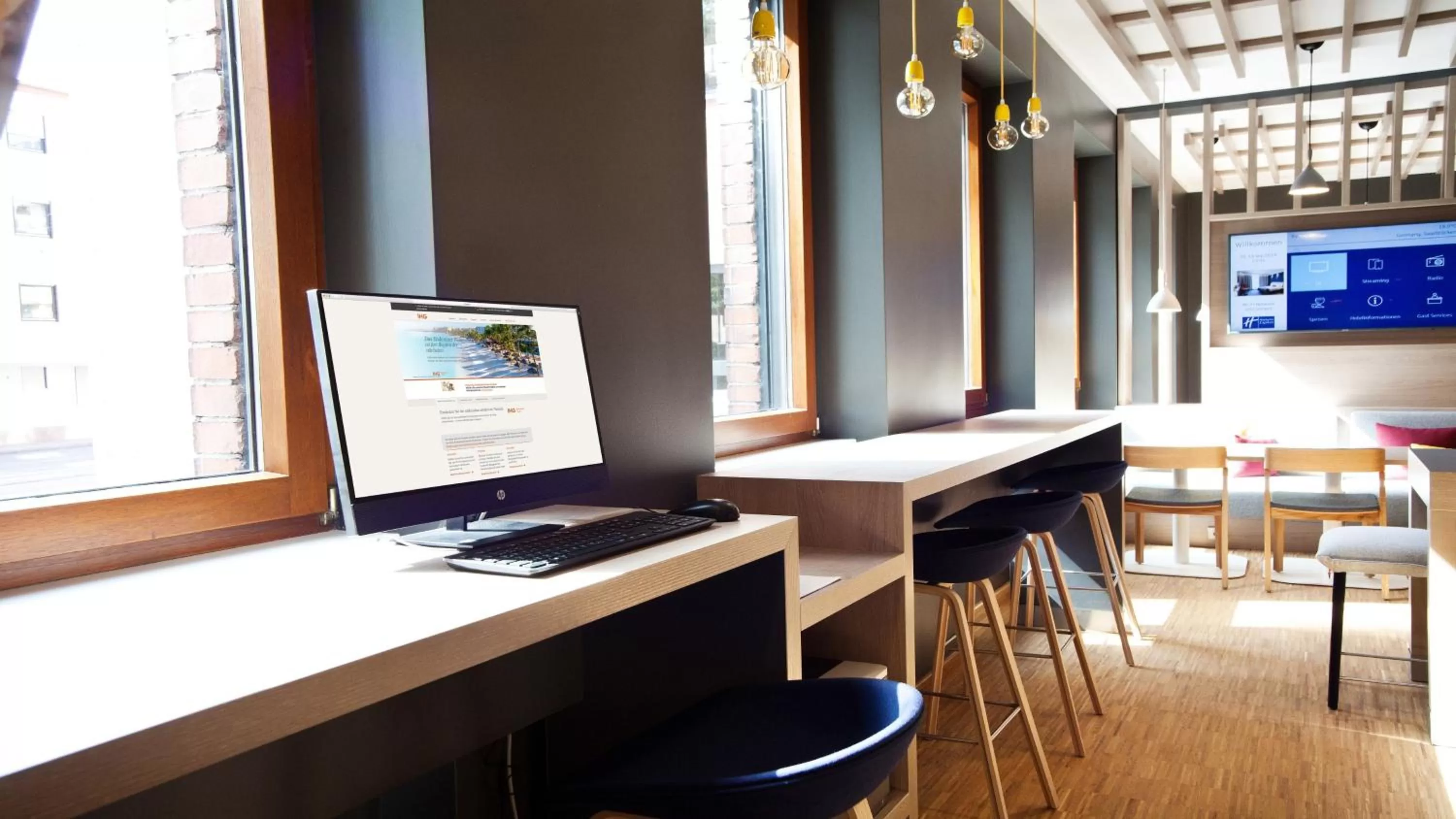 TV and multimedia in Holiday Inn Express - Saarbrücken by IHG