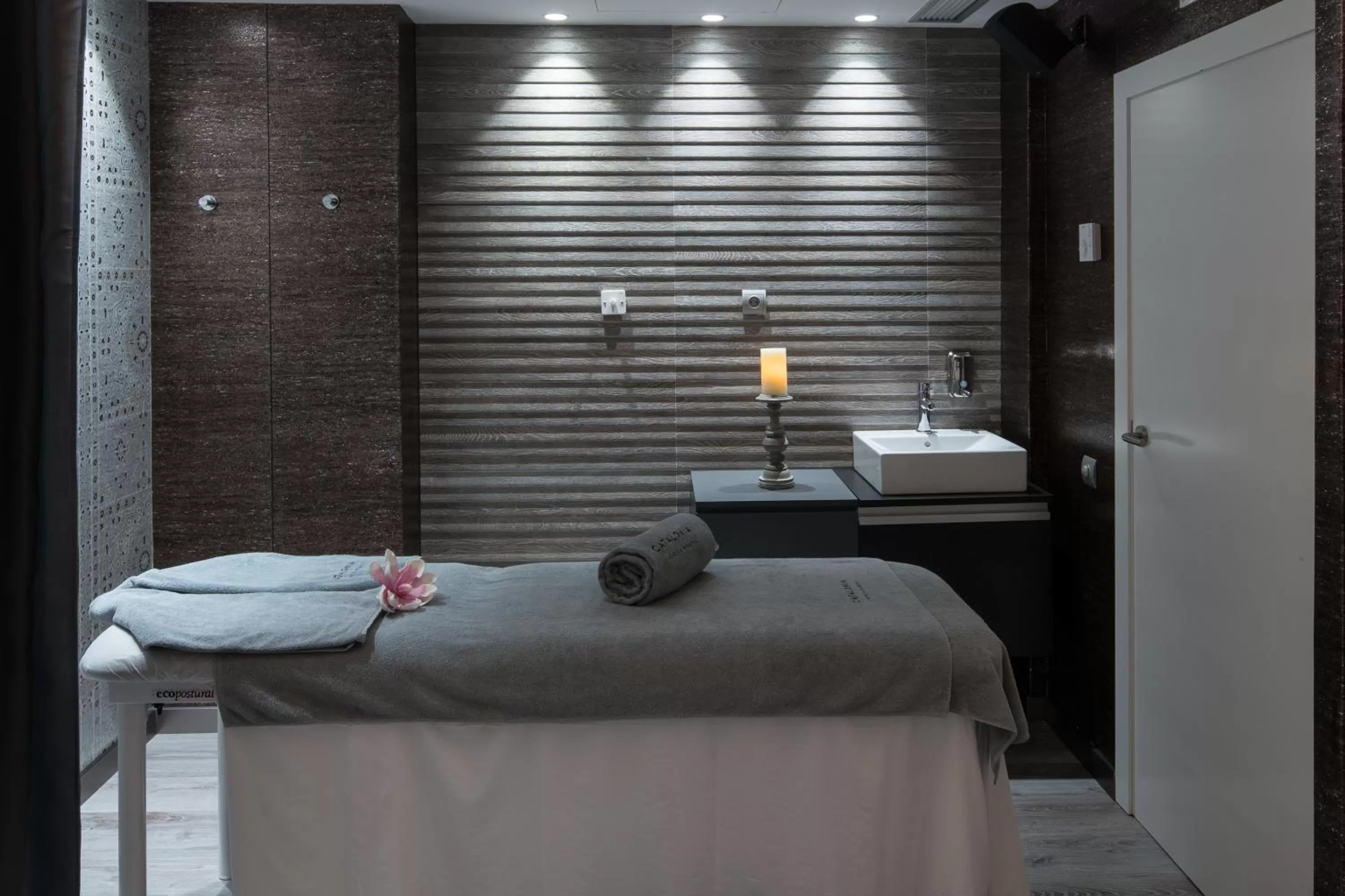 Massage, Bed in Catalonia Plaza Catalunya