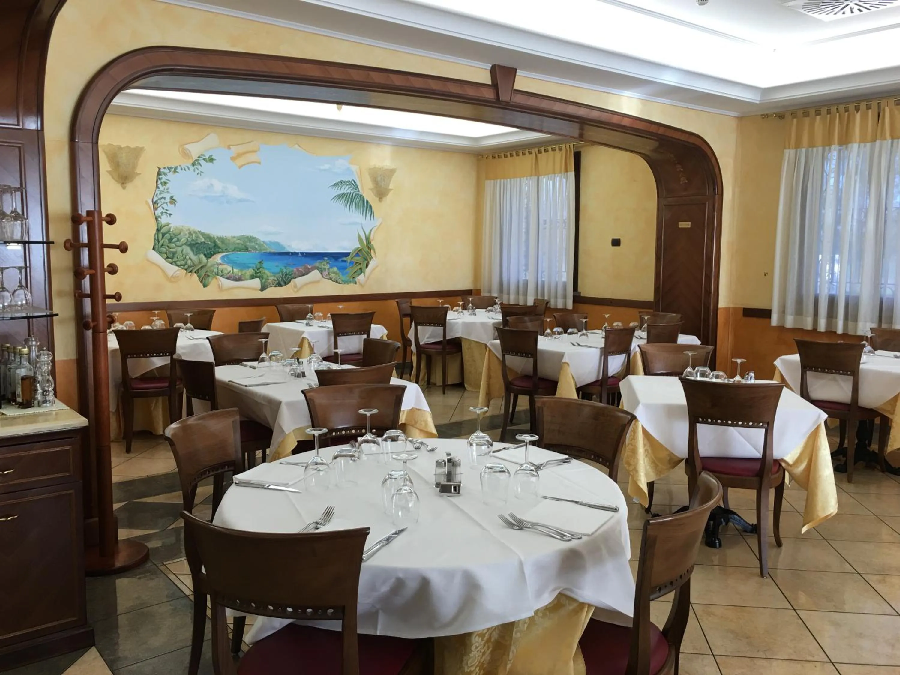 Food and drinks in Tricolore Hotel