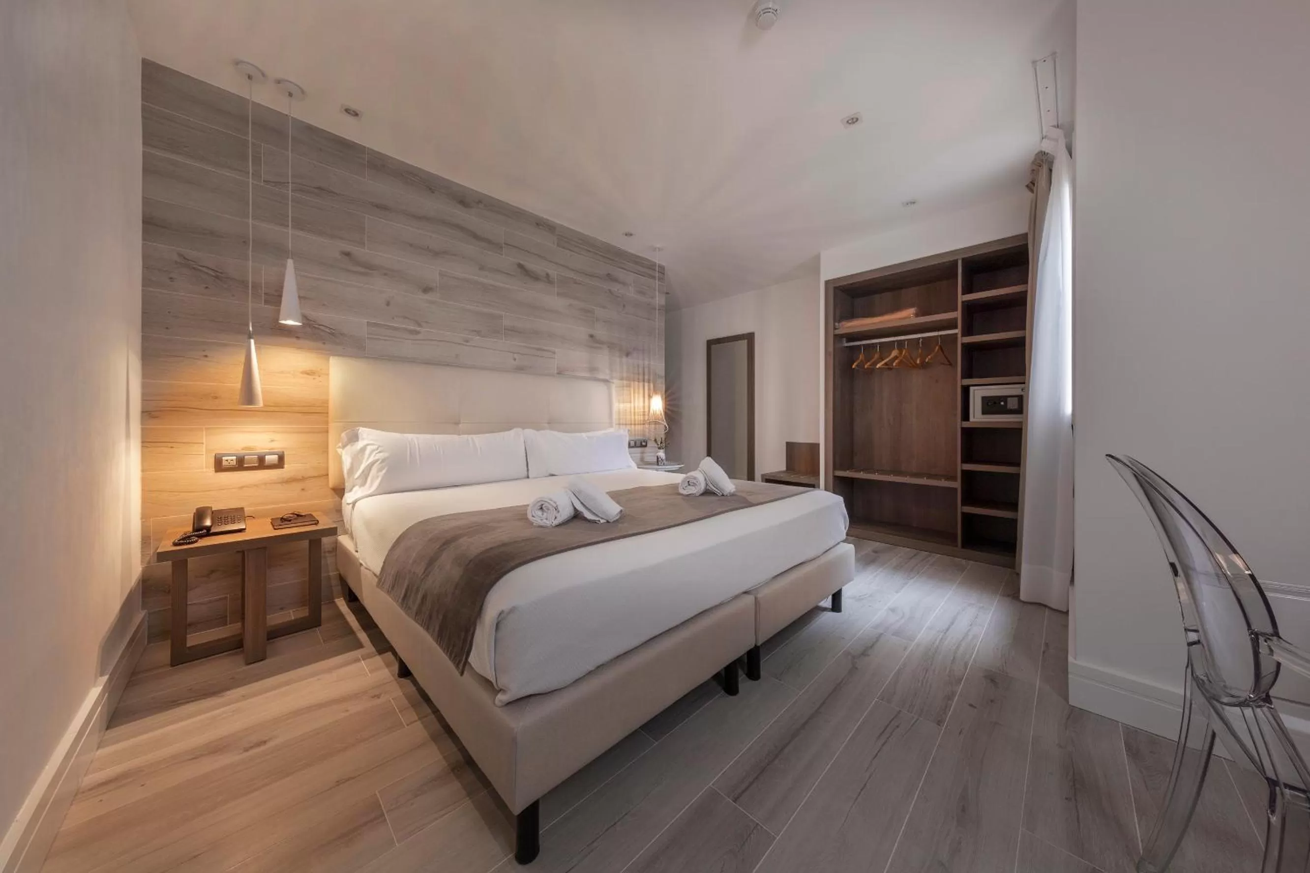 Photo of the whole room, Bed in Hotel Oasis