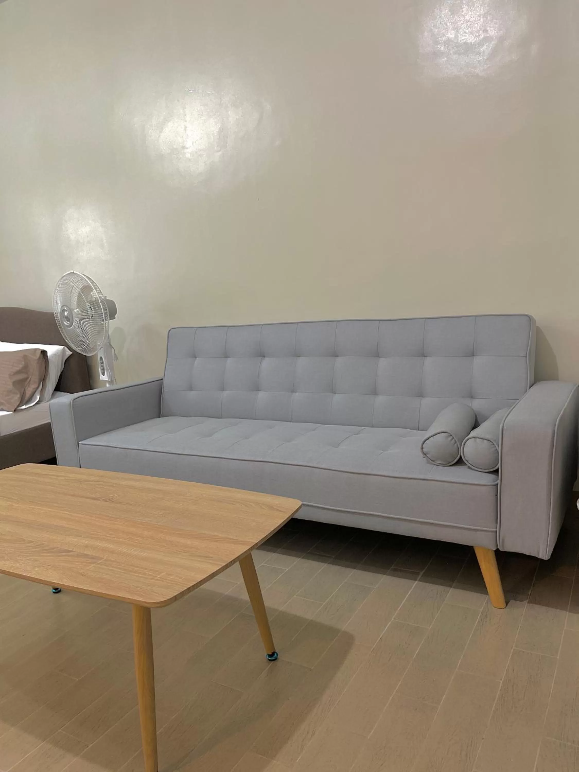 Living room, Seating Area in Cubao, Quezon City Condo Staycation (wifi and netflix ready)