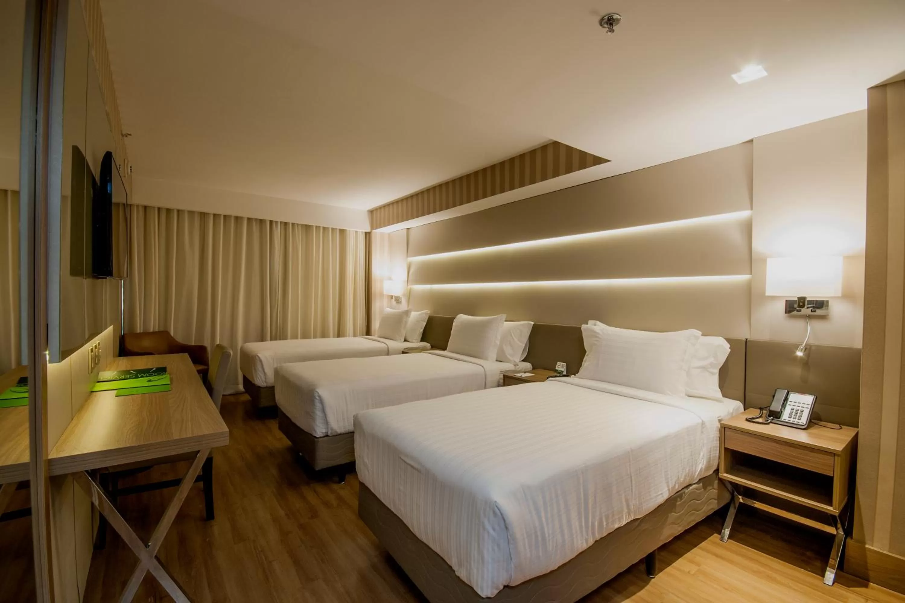 Bedroom, Bed in Américas Copacabana Hotel