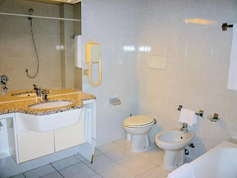 Twin Room in Hotel Ascot