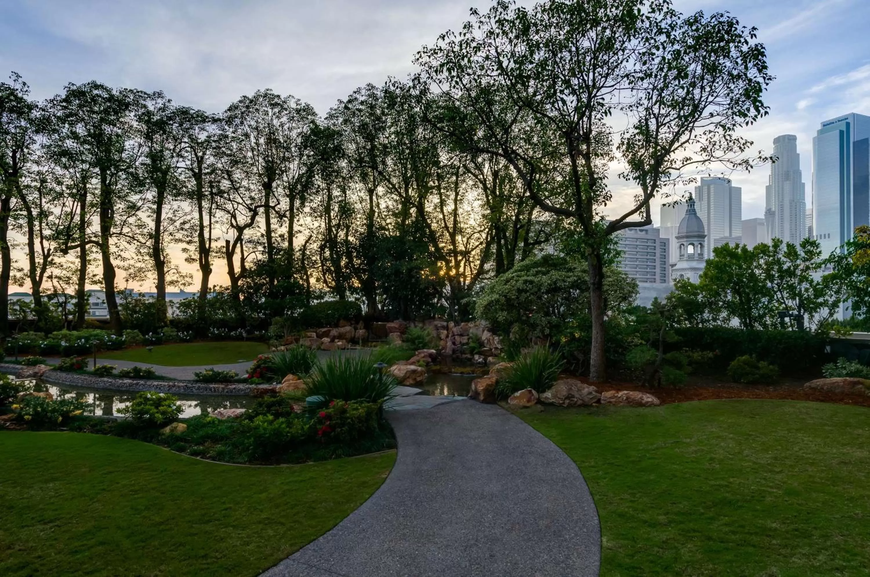 Property building in Doubletree by Hilton Los Angeles Downtown