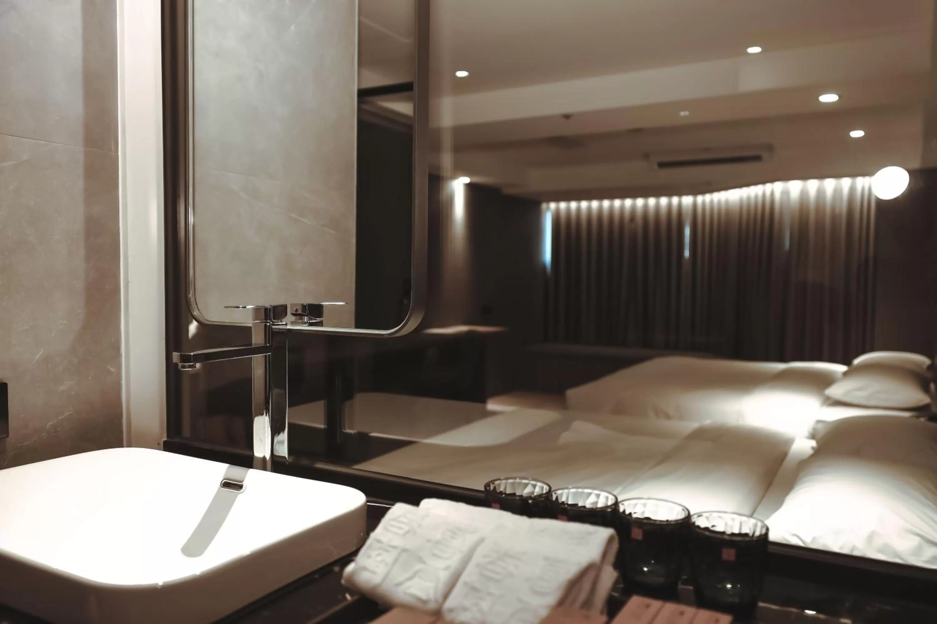 Bed in Autumn Willow Hotel