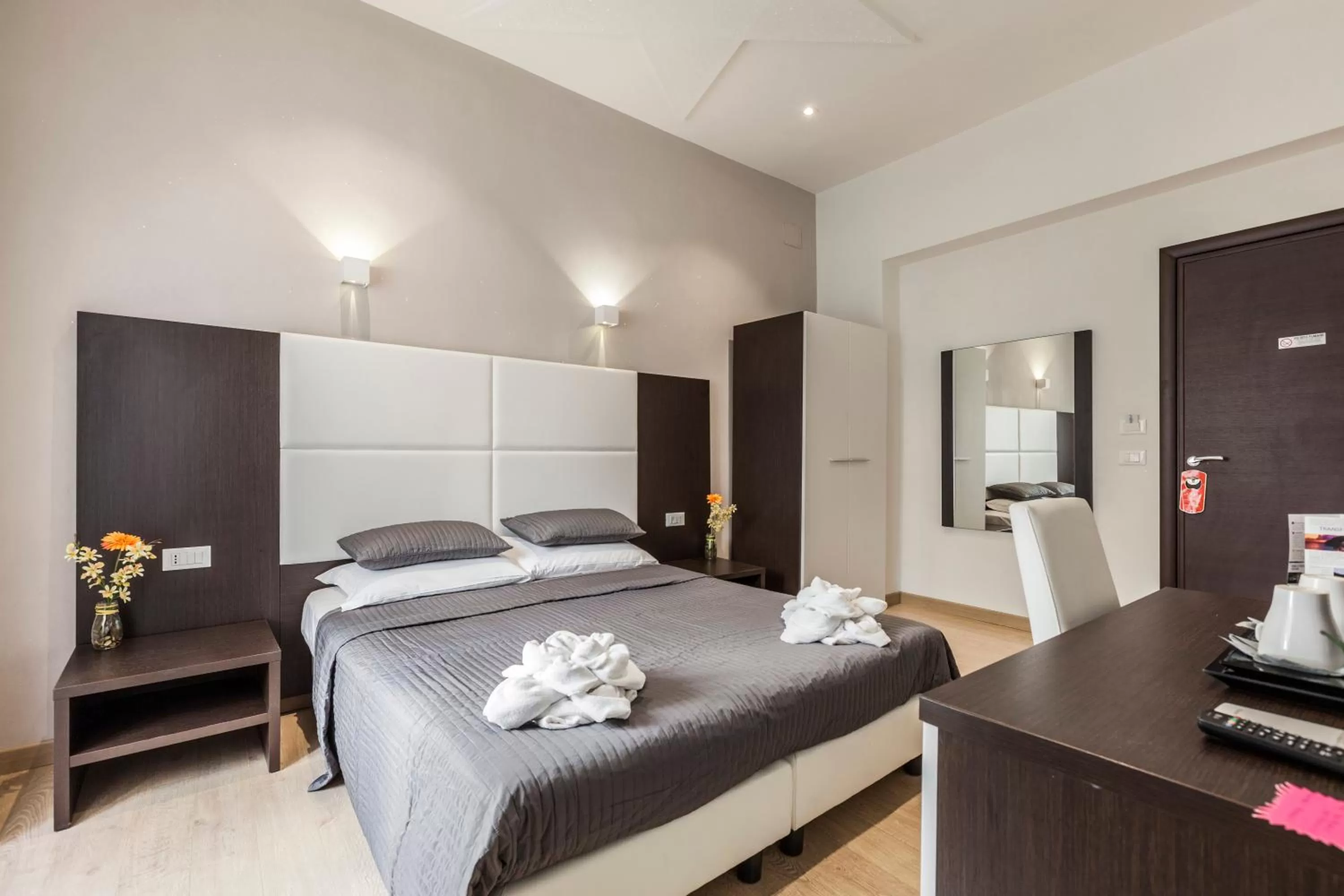 Bedroom, Bed in Stardust Rome