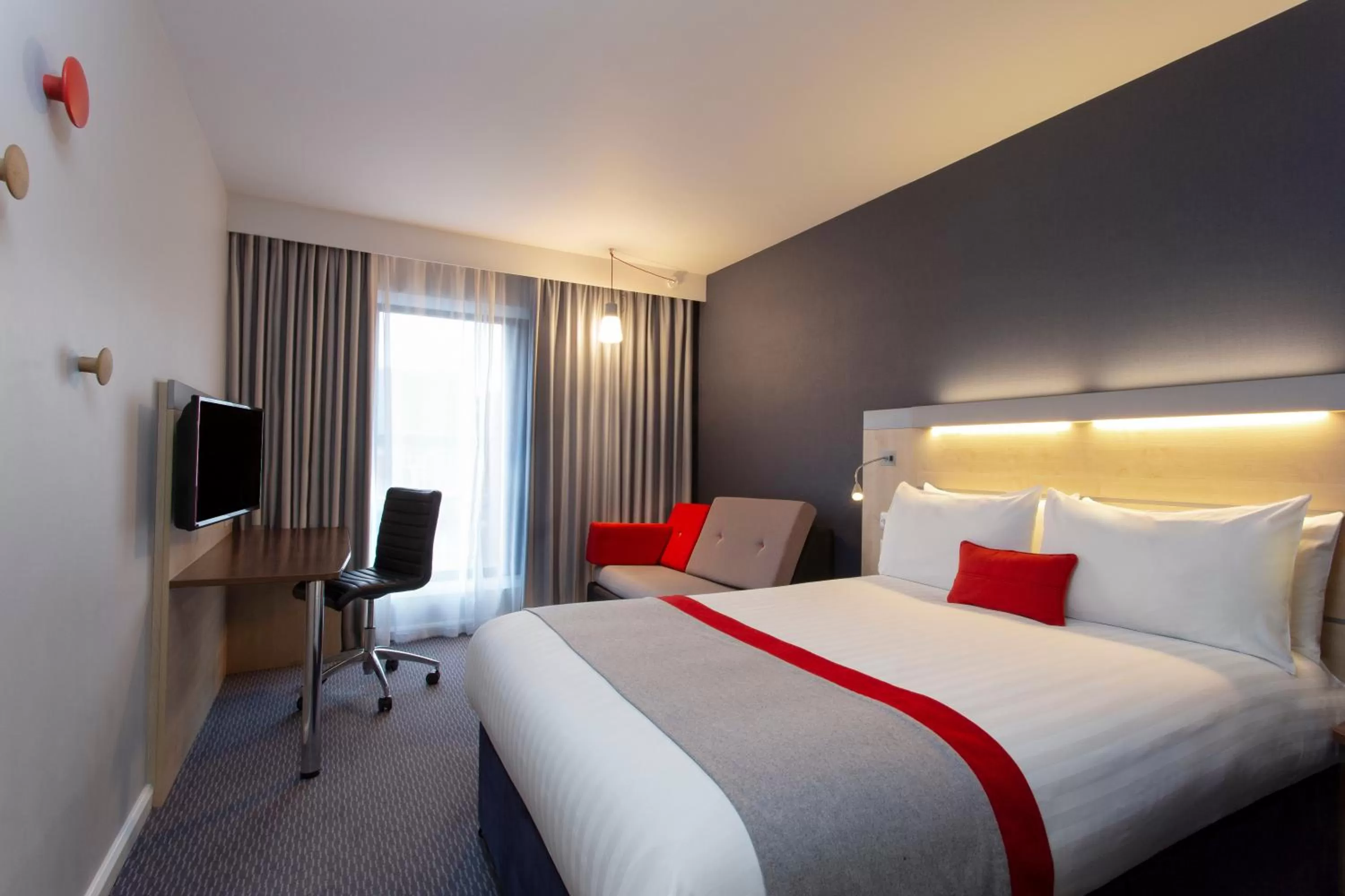 Bed in Holiday Inn Express Cheltenham Town Centre by IHG