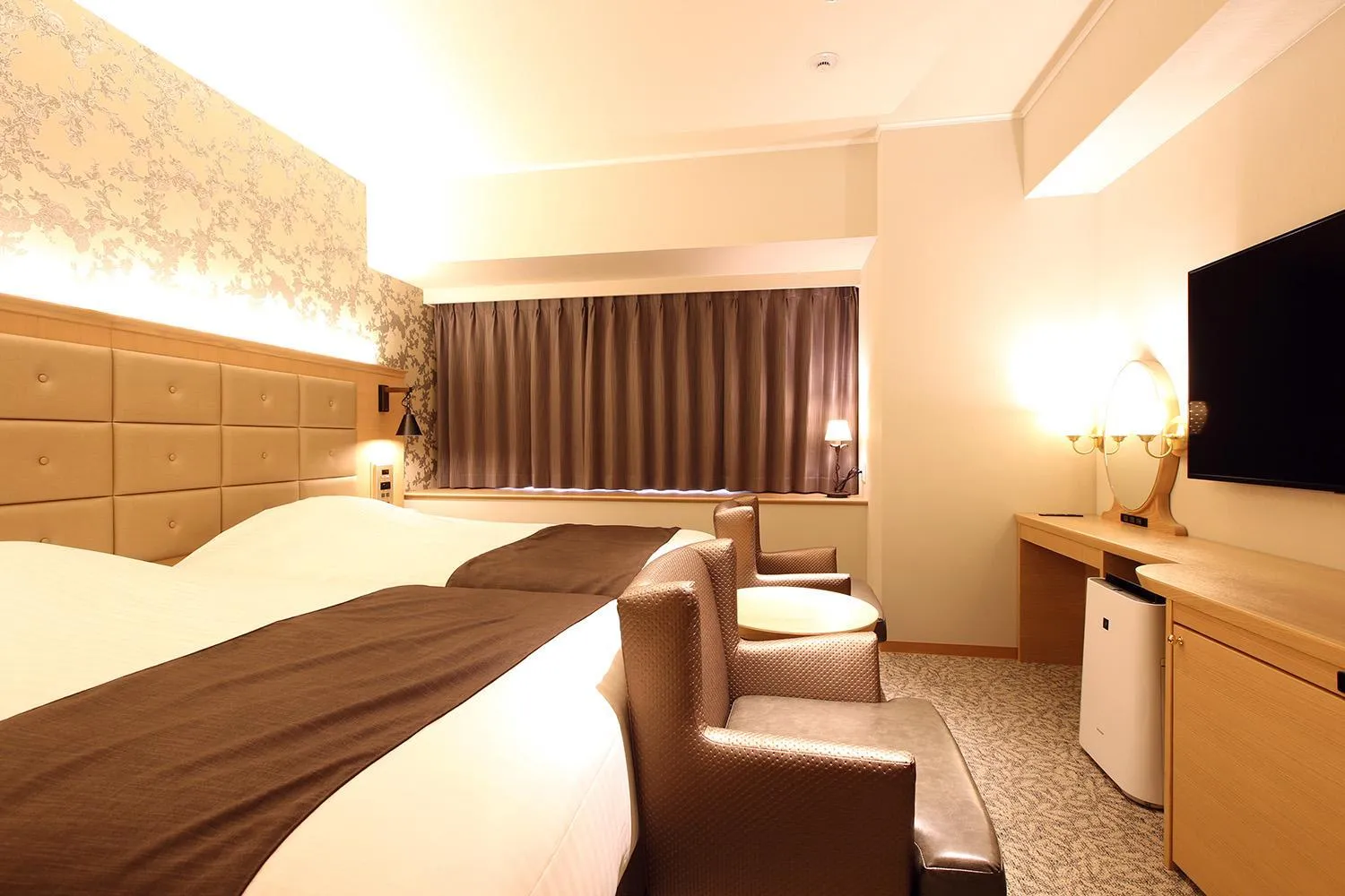 Photo of the whole room, Bed in Kobe Luminous Hotel Sannomiya