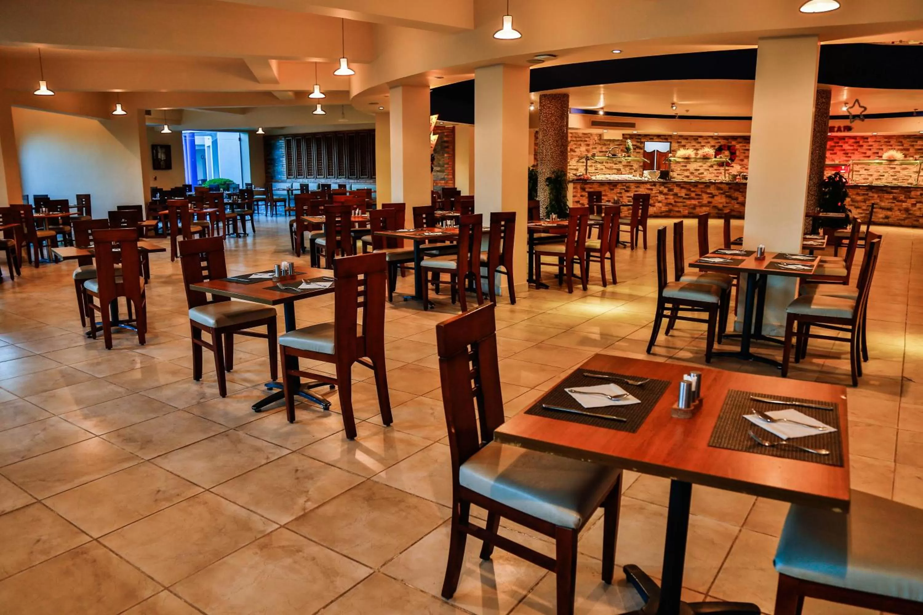 Restaurant/places to eat in Coral Sun Beach