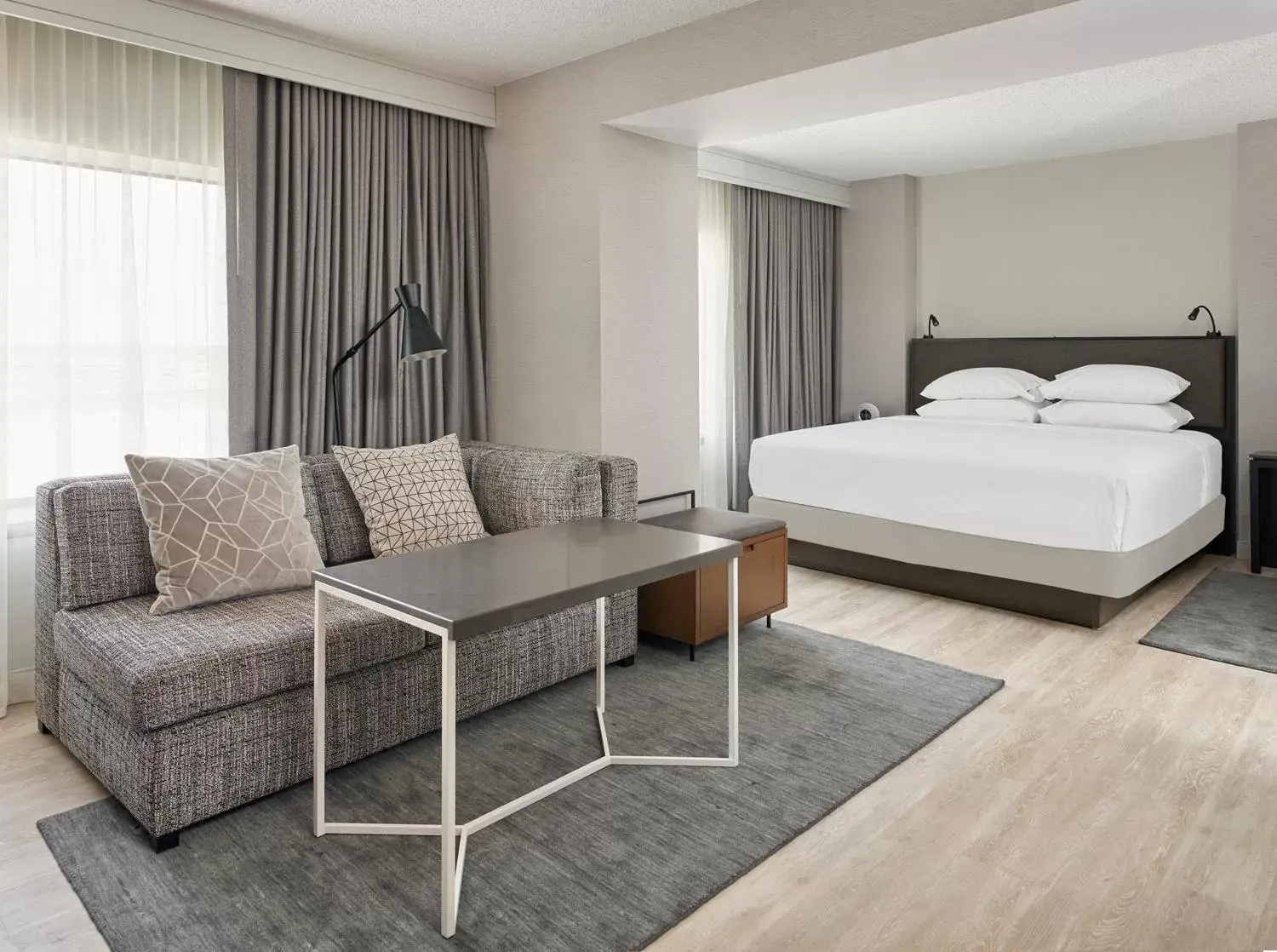 King Room - High Floor in Hyatt Regency Deerfield King Room - High Floor in Hyatt Regency Deerfield