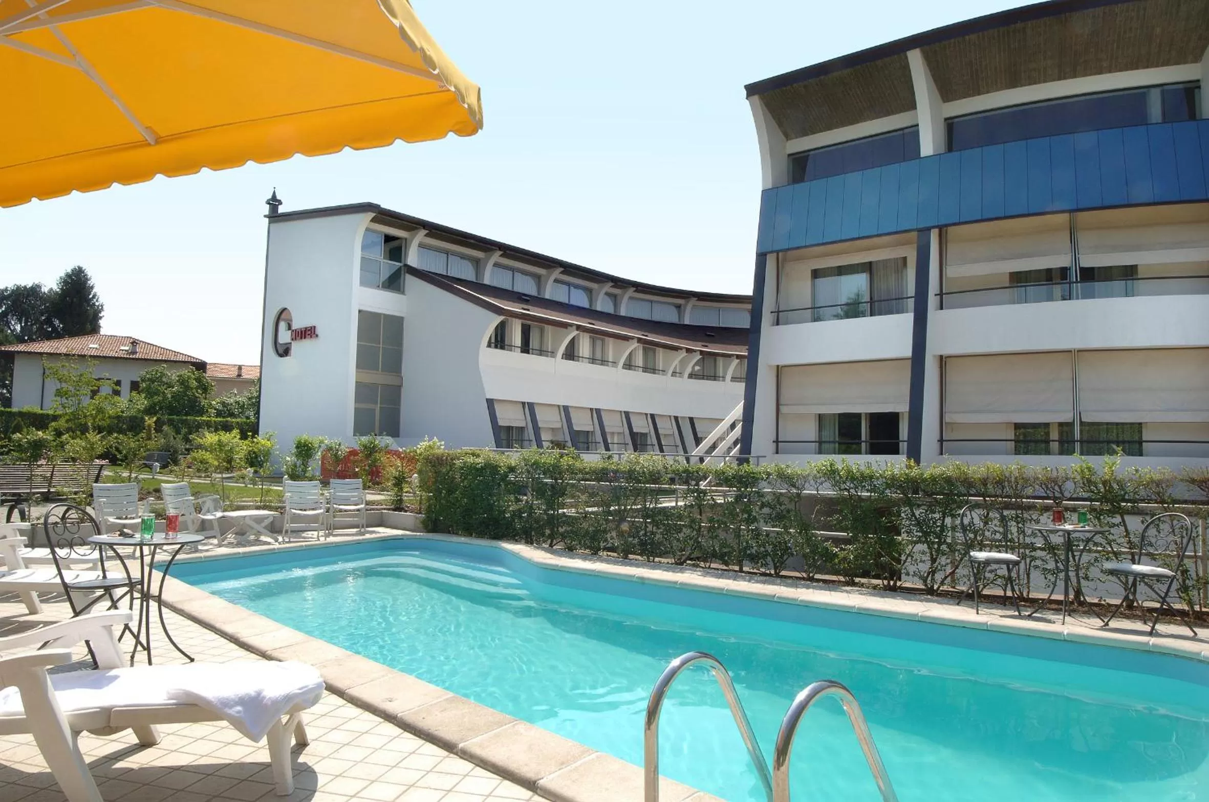 Swimming pool in Cardano Hotel Malpensa